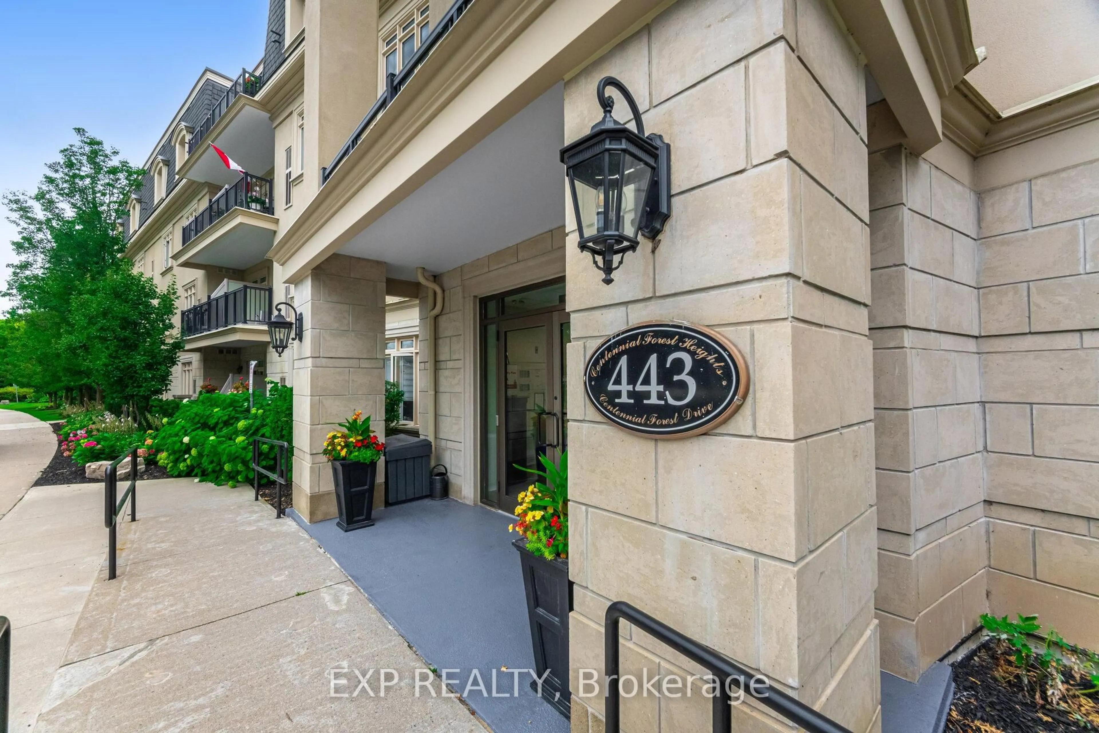 Indoor entryway for 443 Centennial Forest Dr #408, Milton Ontario L9T 6A1
