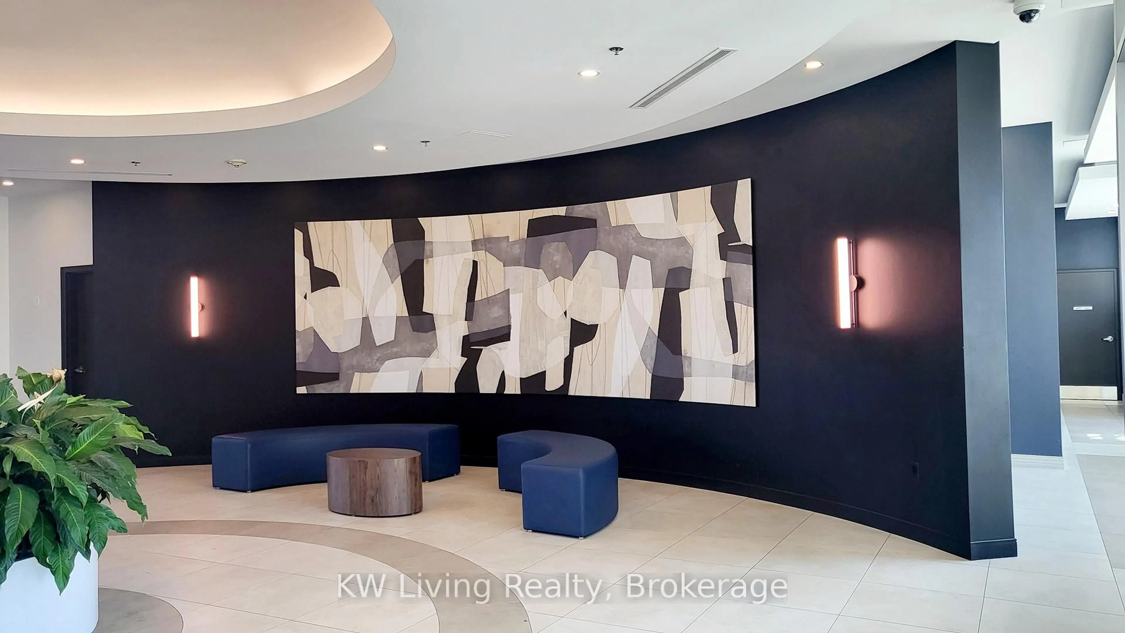Lobby for 215 Queen St #810, Brampton Ontario L6W 0A9