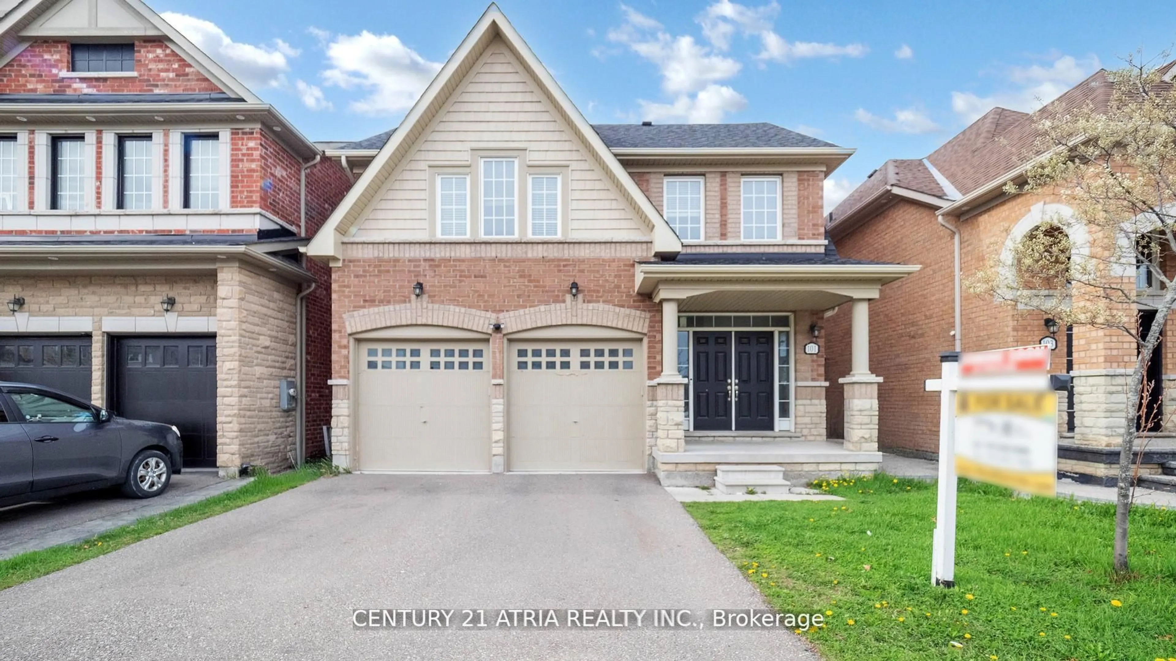 Home with brick exterior material, street for 101 Bonnieglen Farm Blvd, Caledon Ontario L7C 4B7