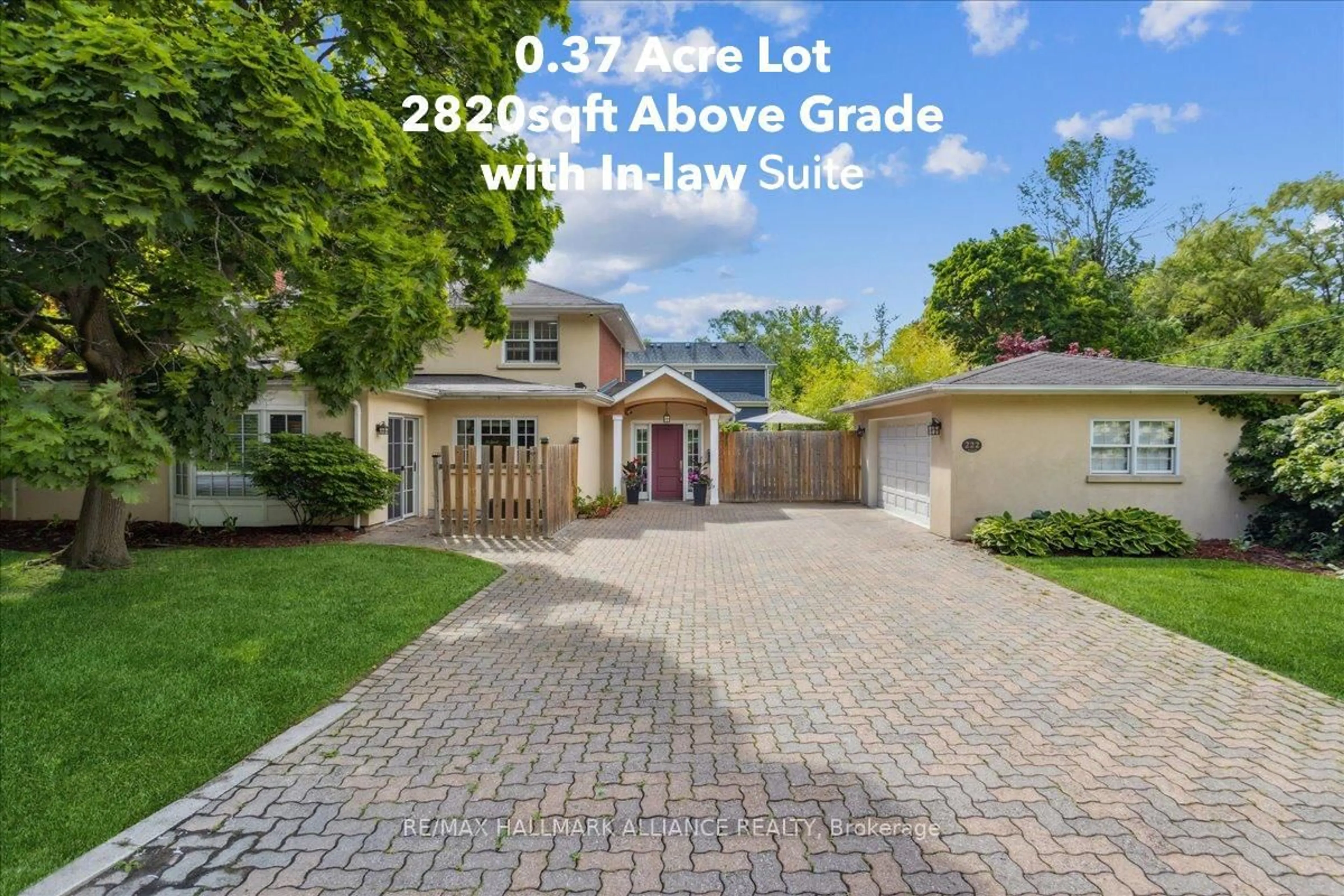 A pic from outside/outdoor area/front of a property/back of a property/a pic from drone, street for 222 Alscot Cres, Oakville Ontario L6J 4R4