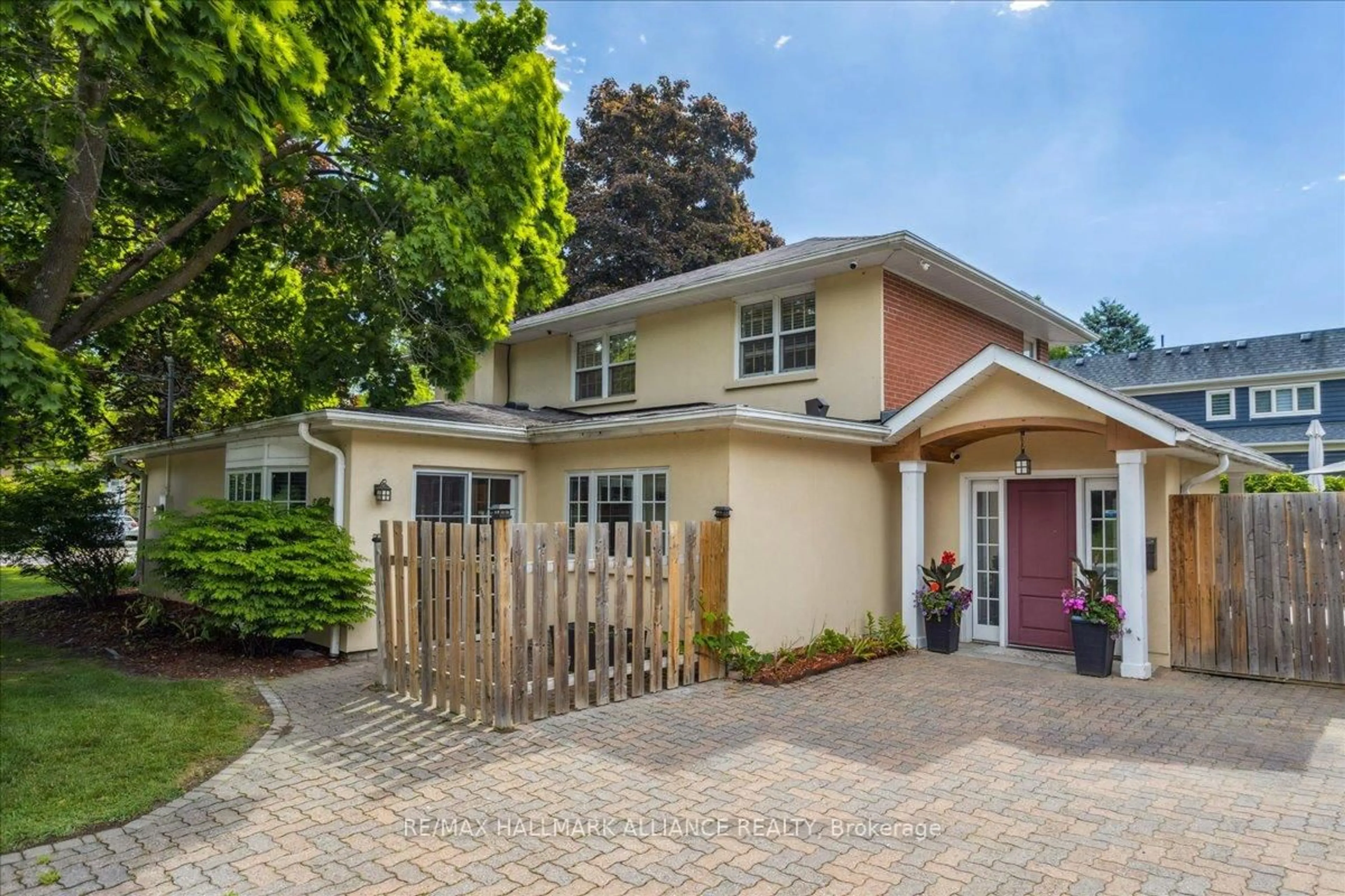 Home with brick exterior material, street for 222 Alscot Cres, Oakville Ontario L6J 4R4