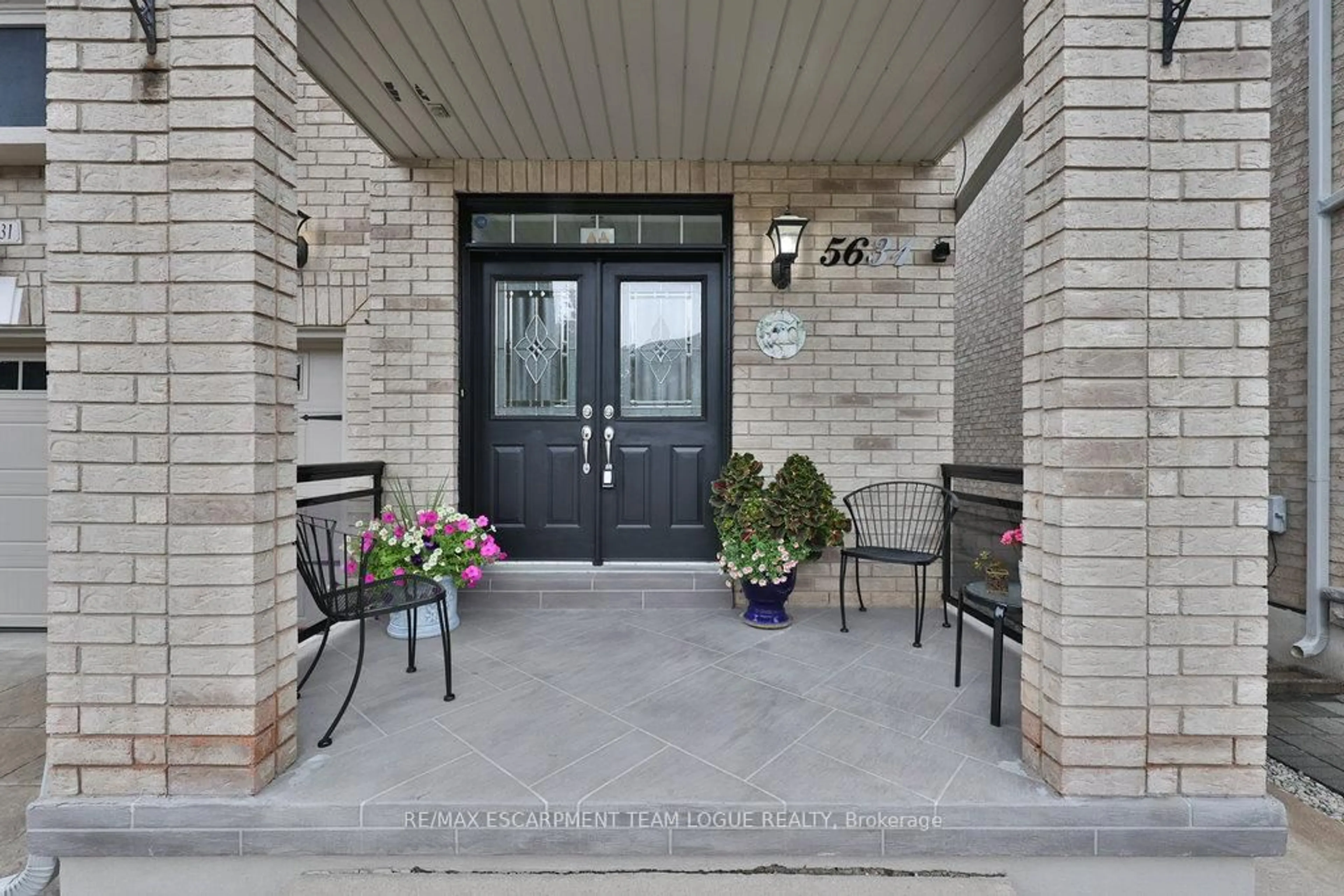 Indoor entryway for 5631 Kellandy Ru, Mississauga Ontario L5M 7A8