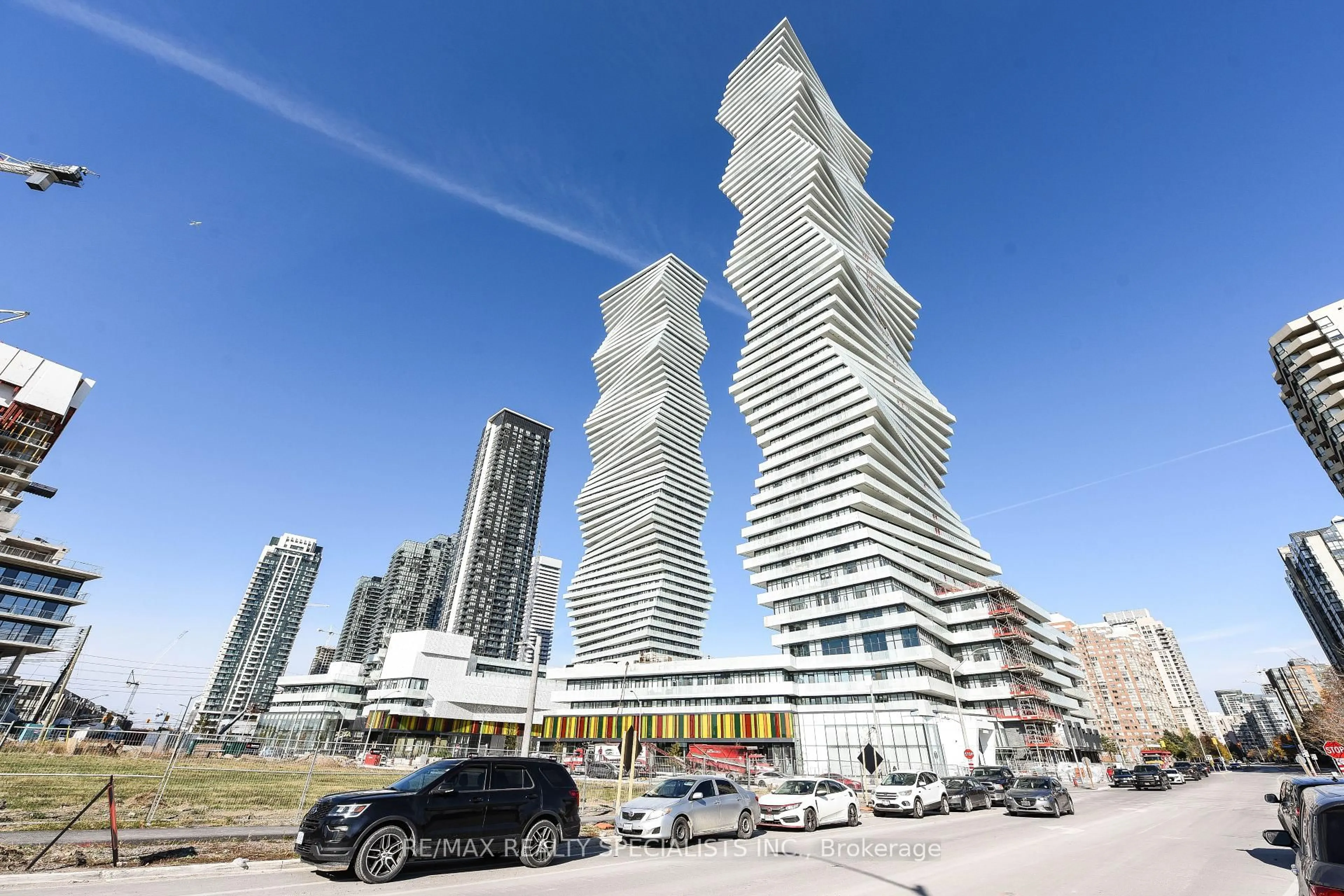 Unknown for 3900 Confederation Pkwy #4902, Mississauga Ontario L5B 0M3