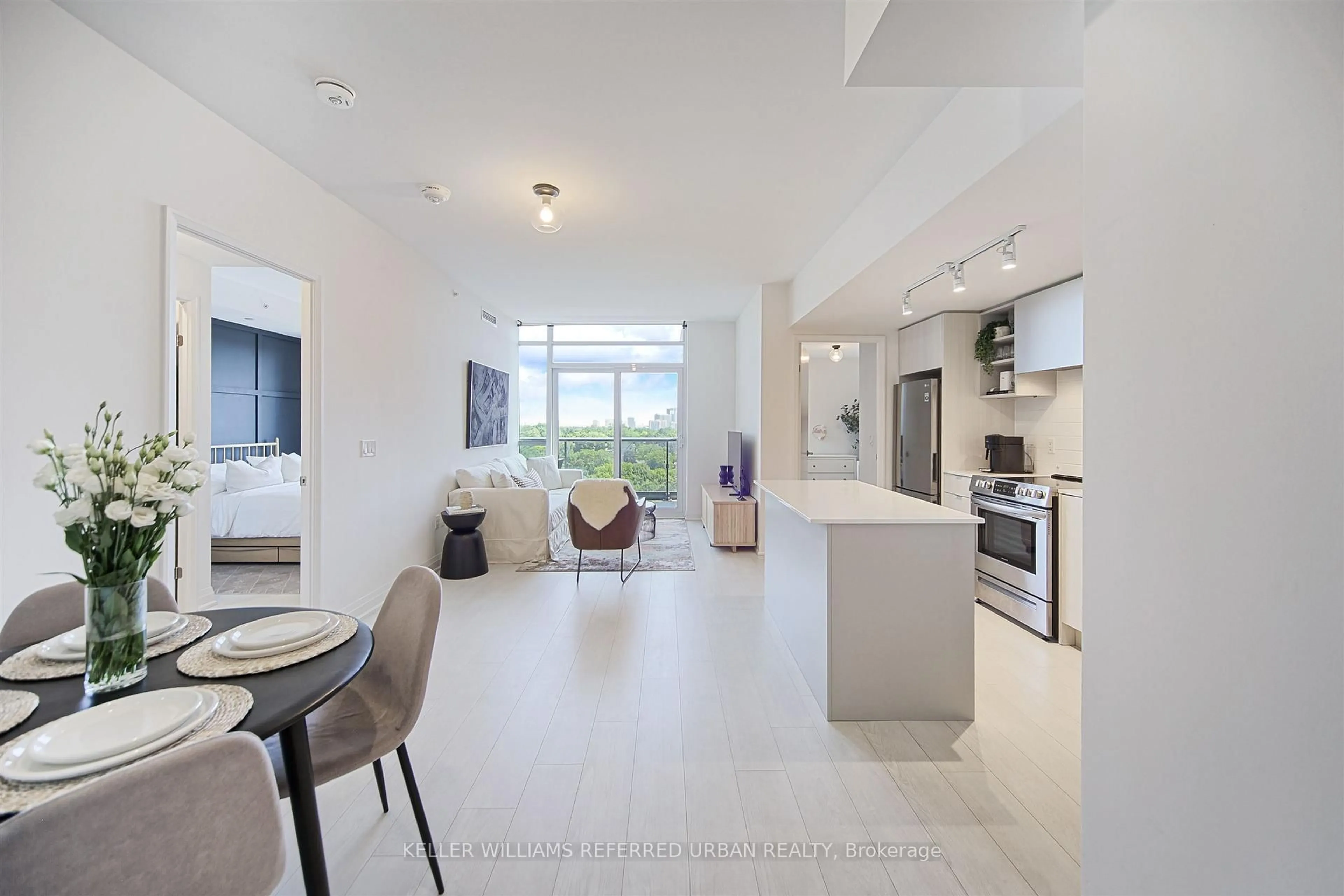 Open concept kitchen, unknown for 26 Gibbs Rd #1029, Toronto Ontario M9B 0E3