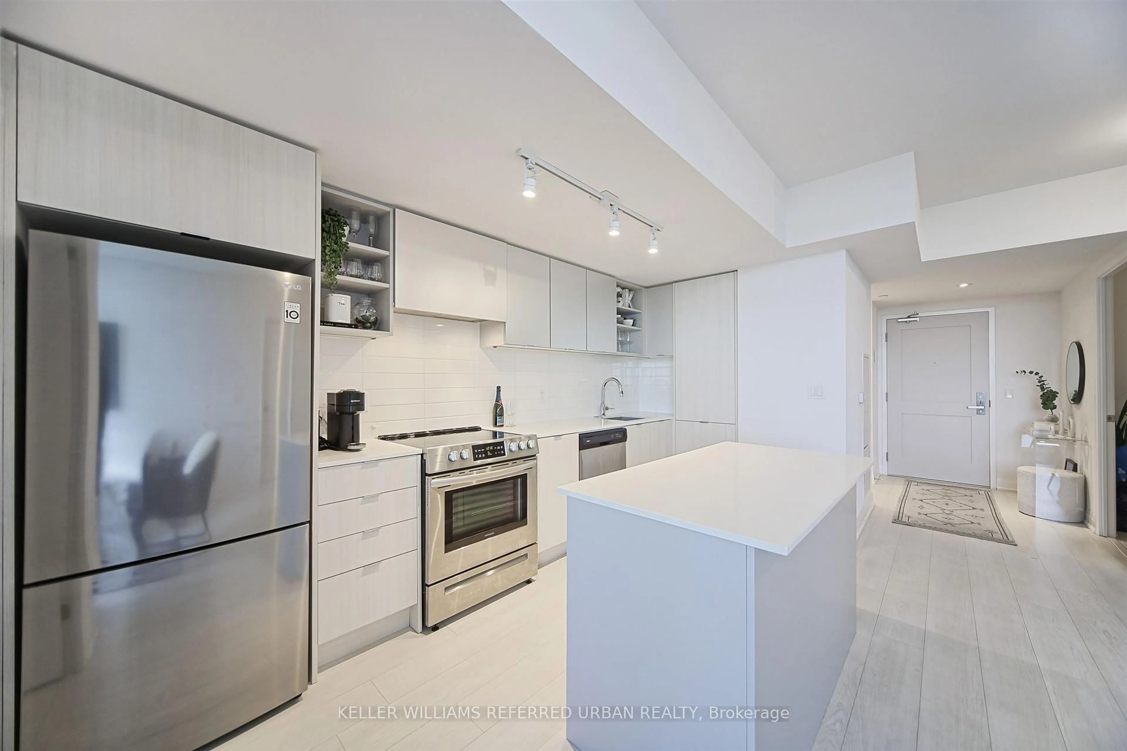 Unknown for 26 Gibbs Rd #1029, Toronto Ontario M9B 0E3
