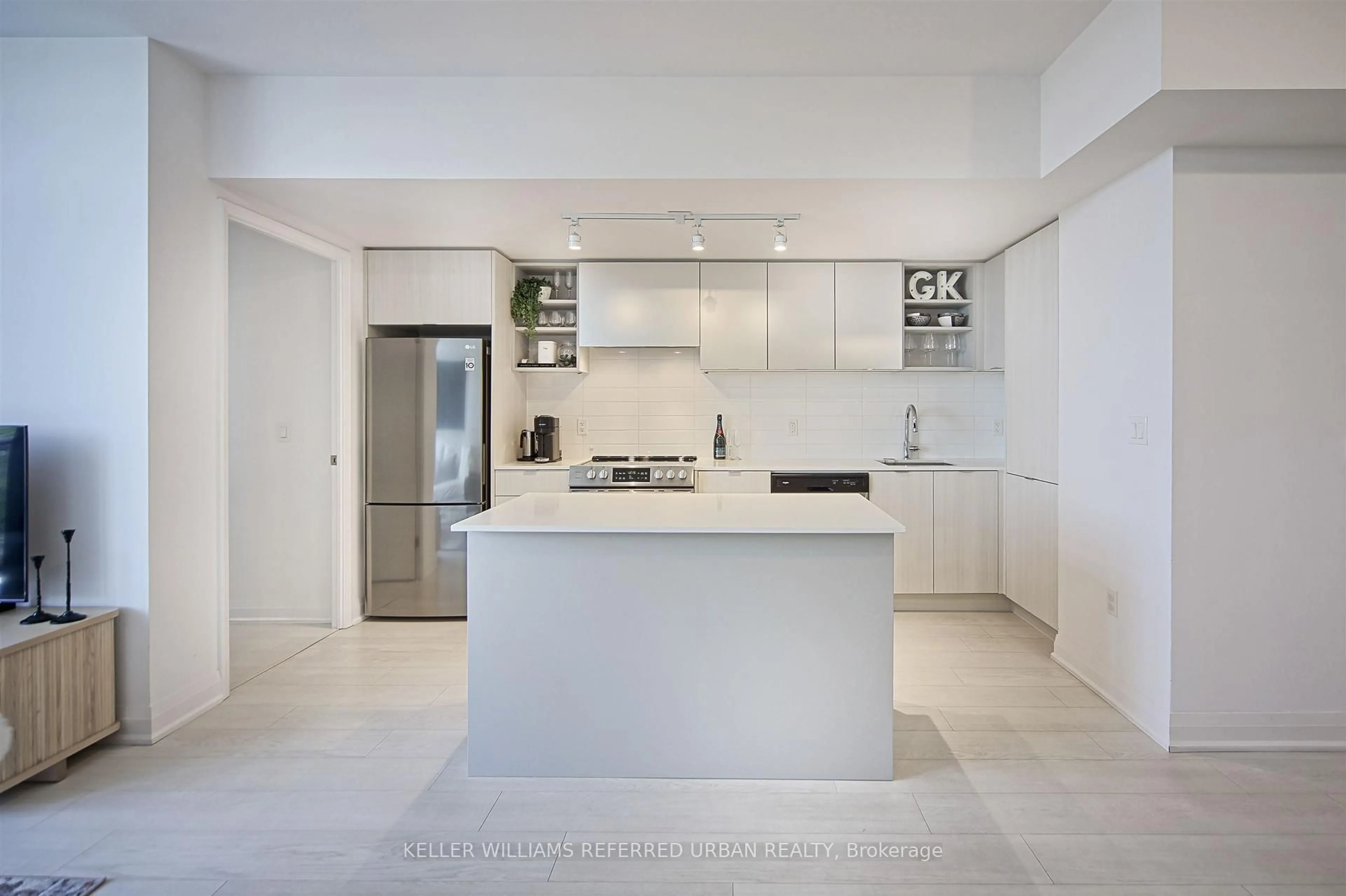 Contemporary kitchen, unknown for 26 Gibbs Rd #1029, Toronto Ontario M9B 0E3