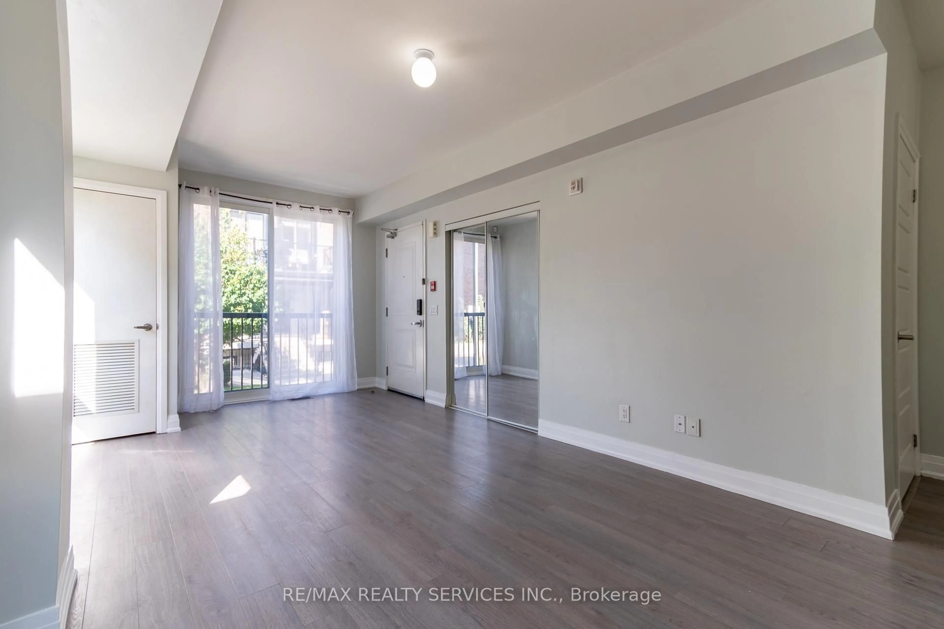 A pic of a room for 1208 Main St #105, Milton Ontario L9T 9K8