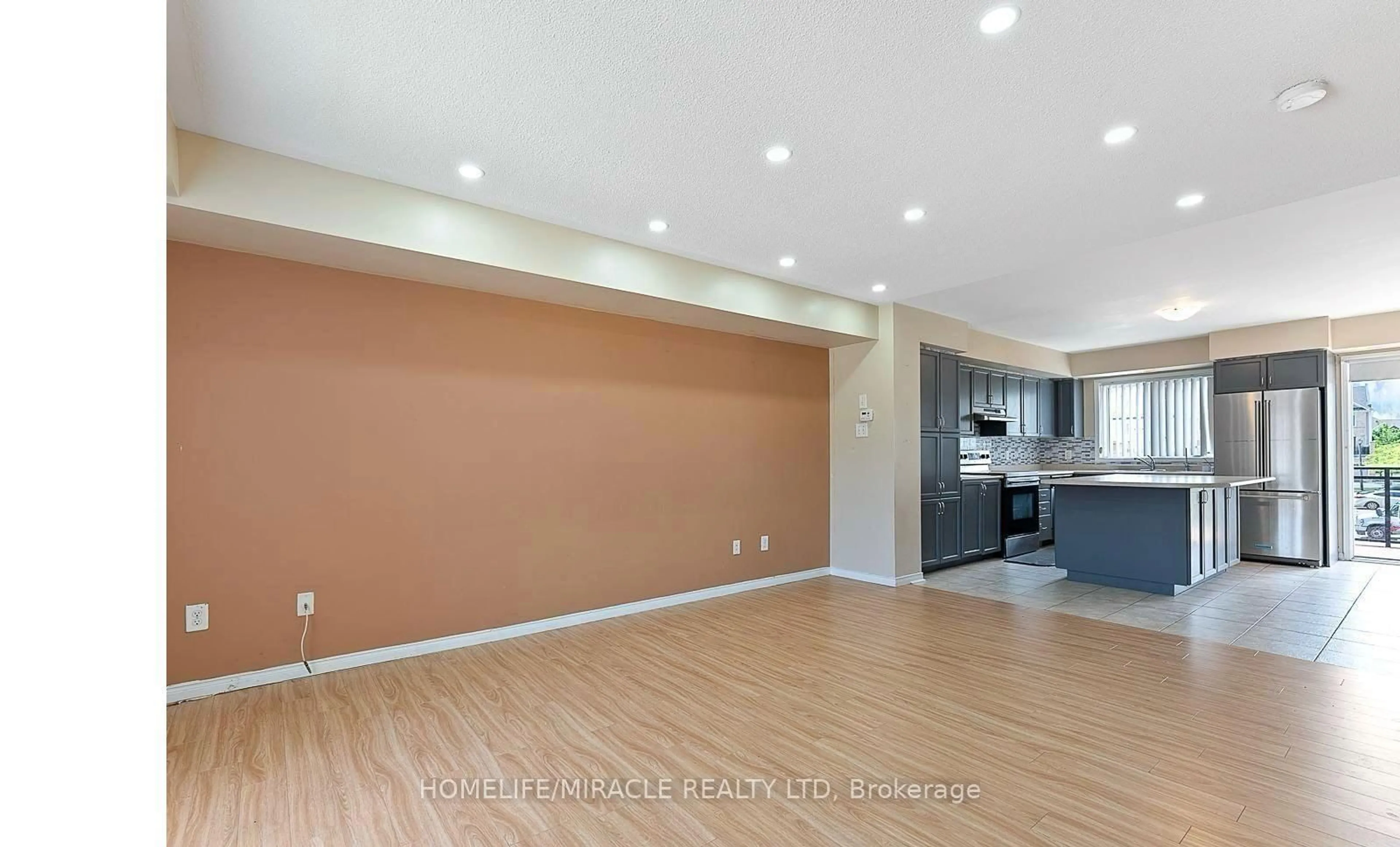 Unknown for 60 Fairwood Circ #61, Brampton Ontario L6R 0Y6