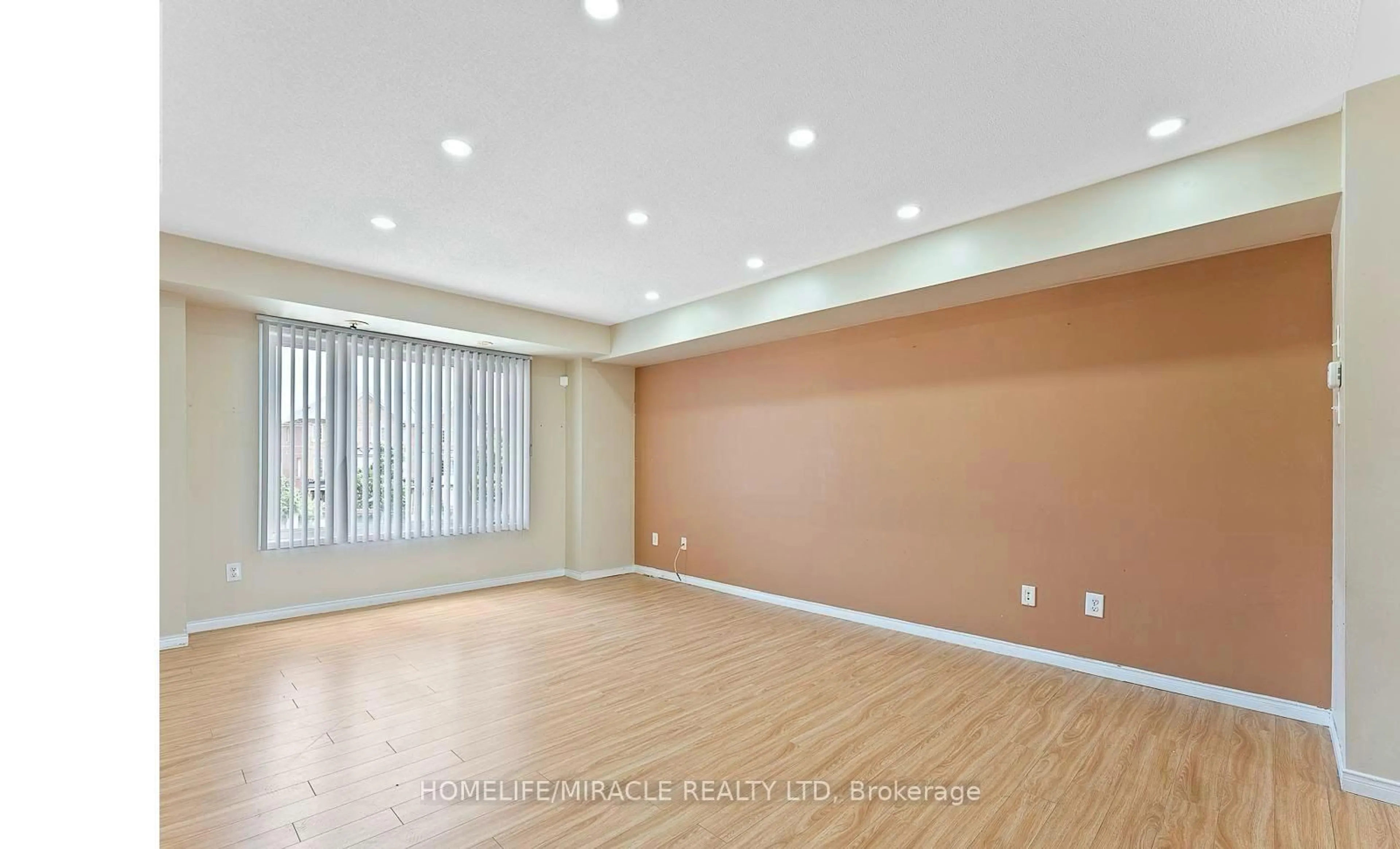 A pic of a room for 60 Fairwood Circ #61, Brampton Ontario L6R 0Y6