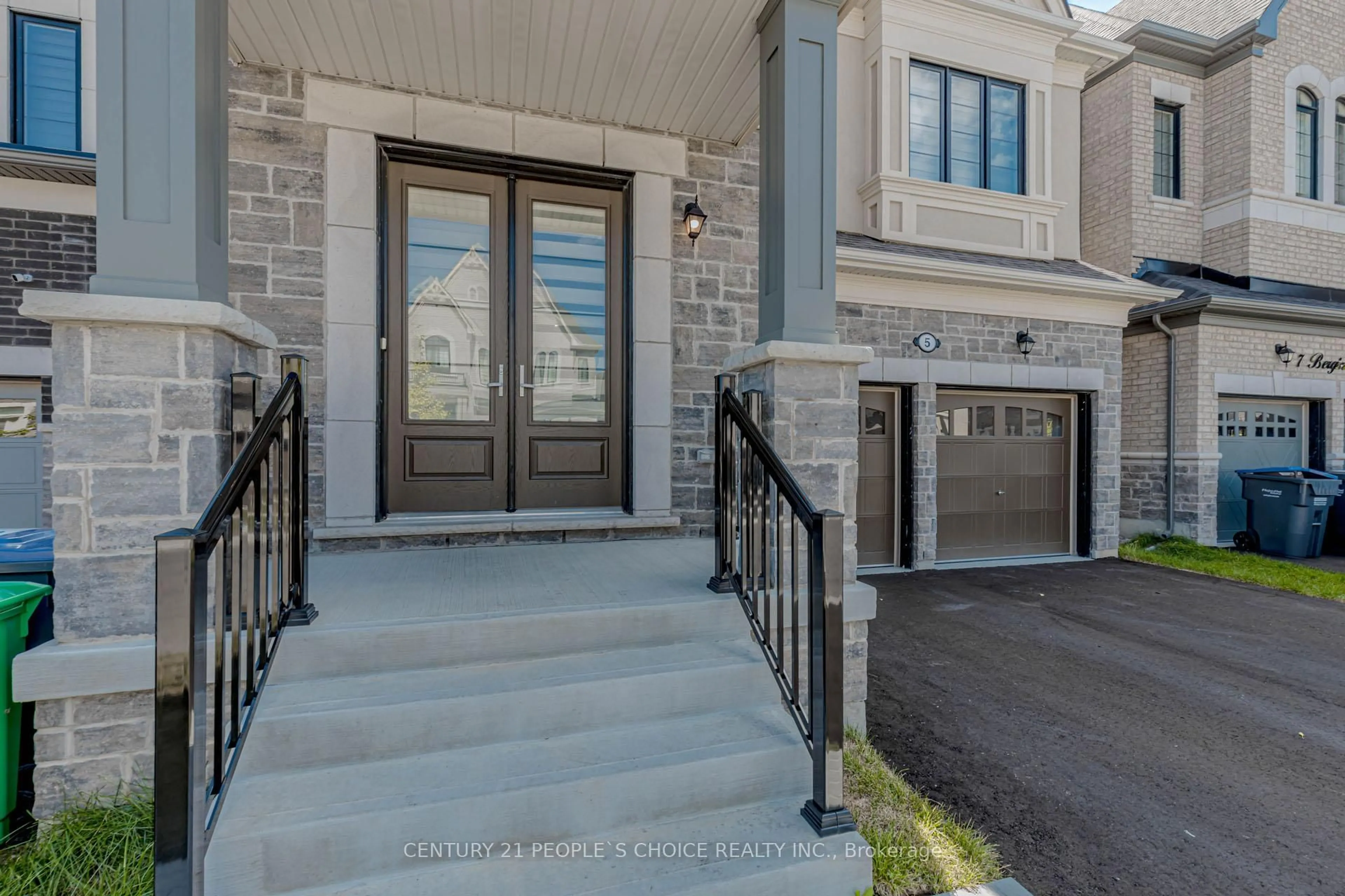 Indoor entryway for 5 Bergin St, Brampton Ontario L6X 0X1