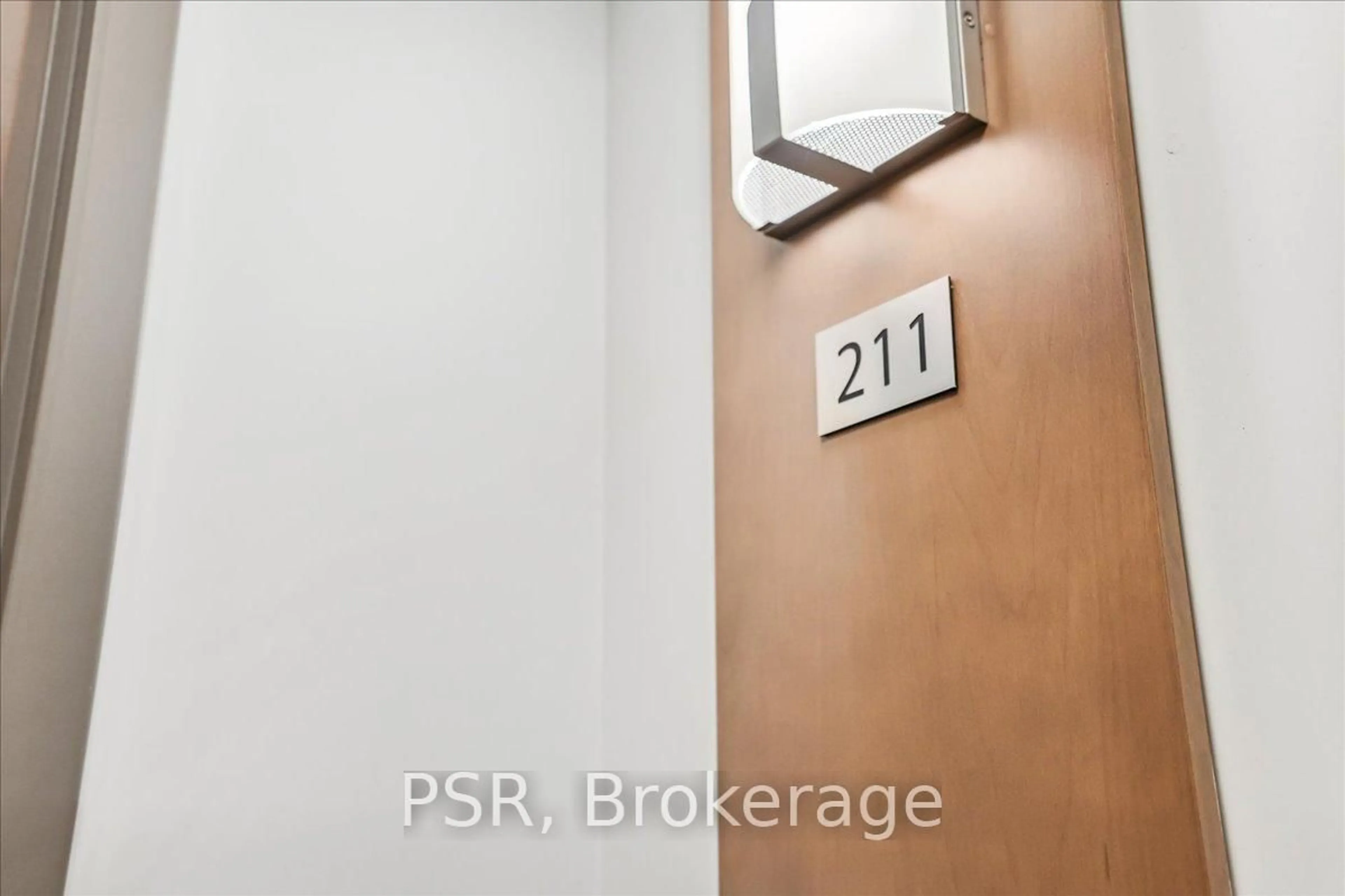 Unknown for 320 Plains Rd #211, Burlington Ontario L7T 0C1