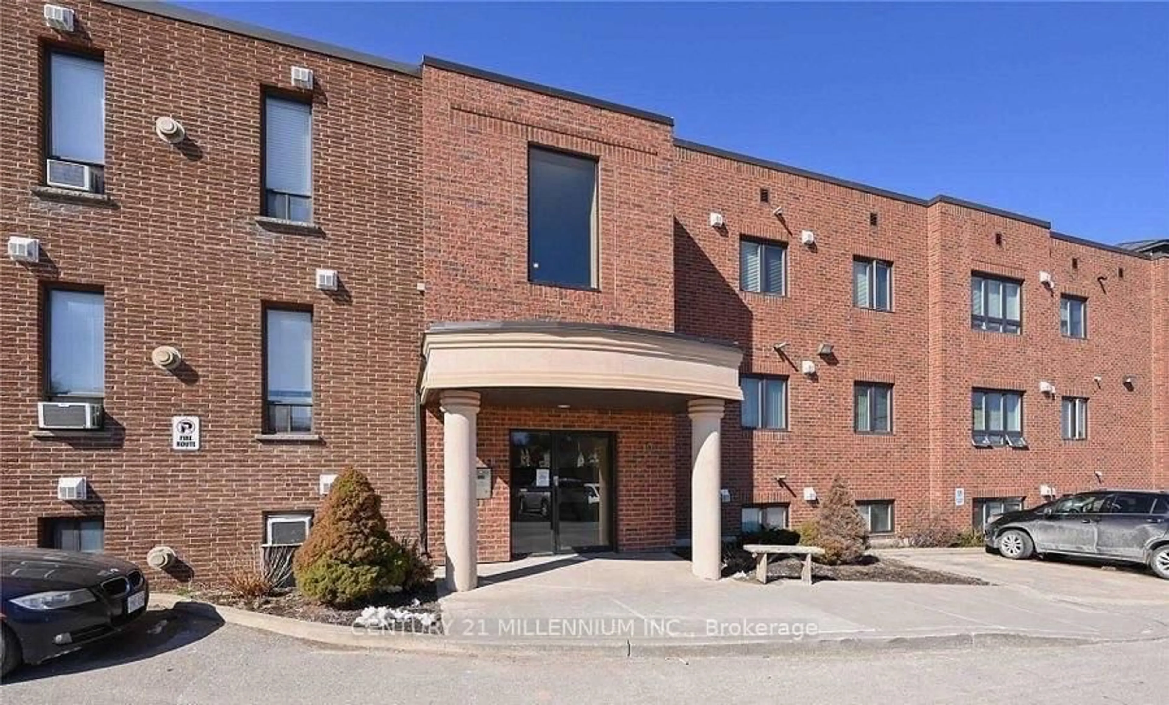 Indoor foyer for 70 First St #206, Orangeville Ontario L9W 2E5