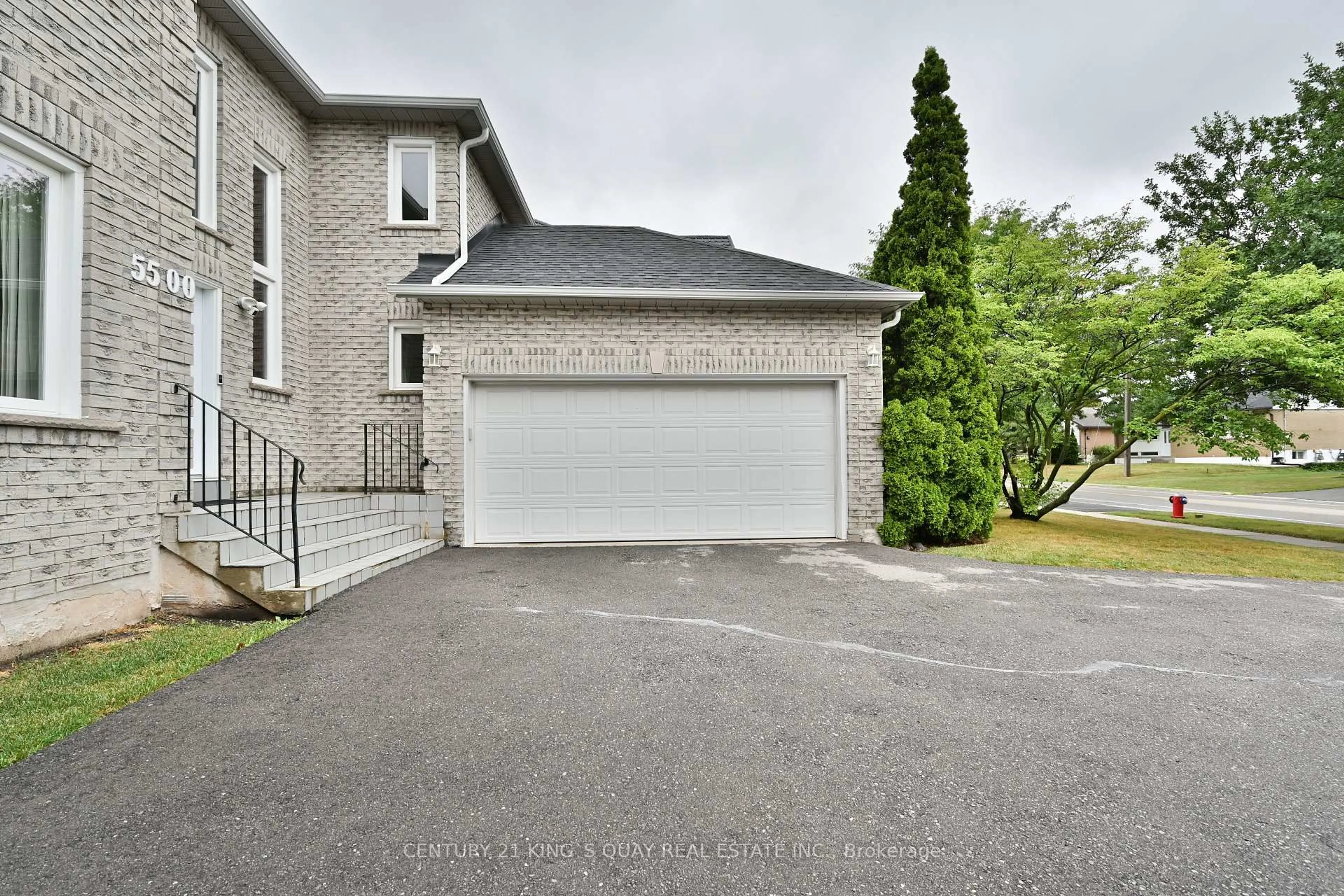 Unknown for 5500 Turney Dr, Mississauga Ontario L5M 4Y8