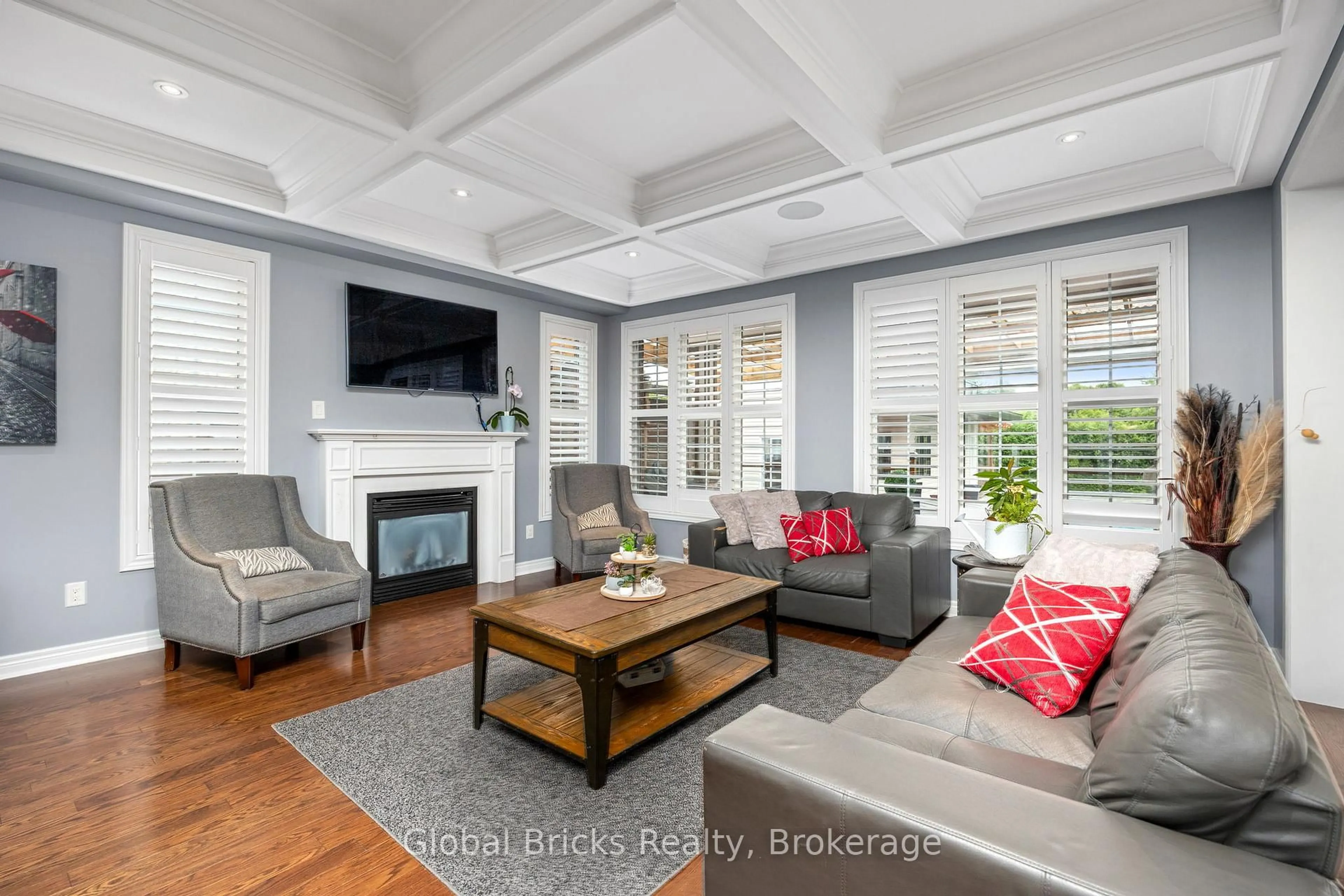 Living room with furniture, unknown for 34 Boyces Creek Crt, Caledon Ontario L7C 3S2