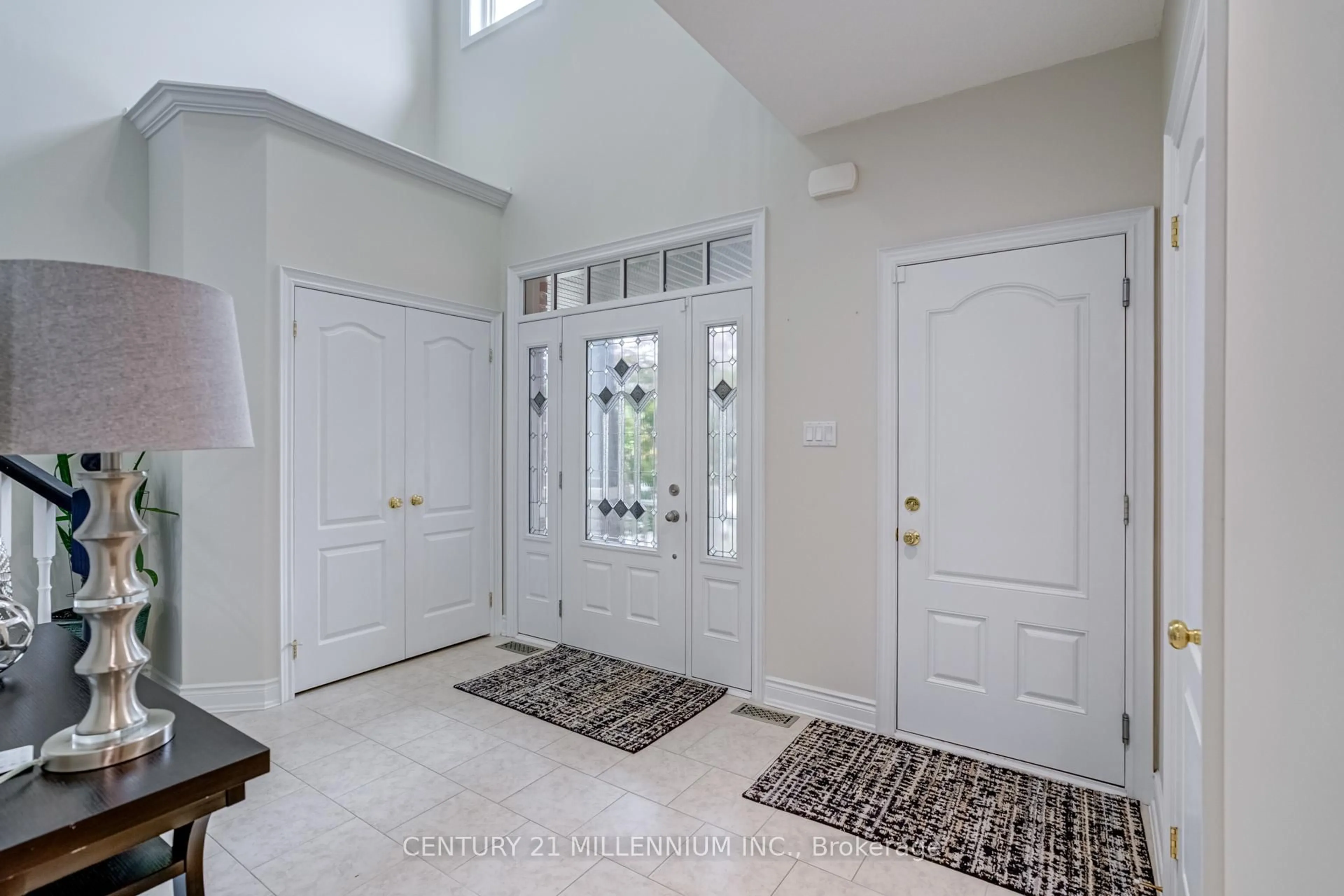 Indoor entryway for 69 Preston Dr, Orangeville Ontario L9W 4K3