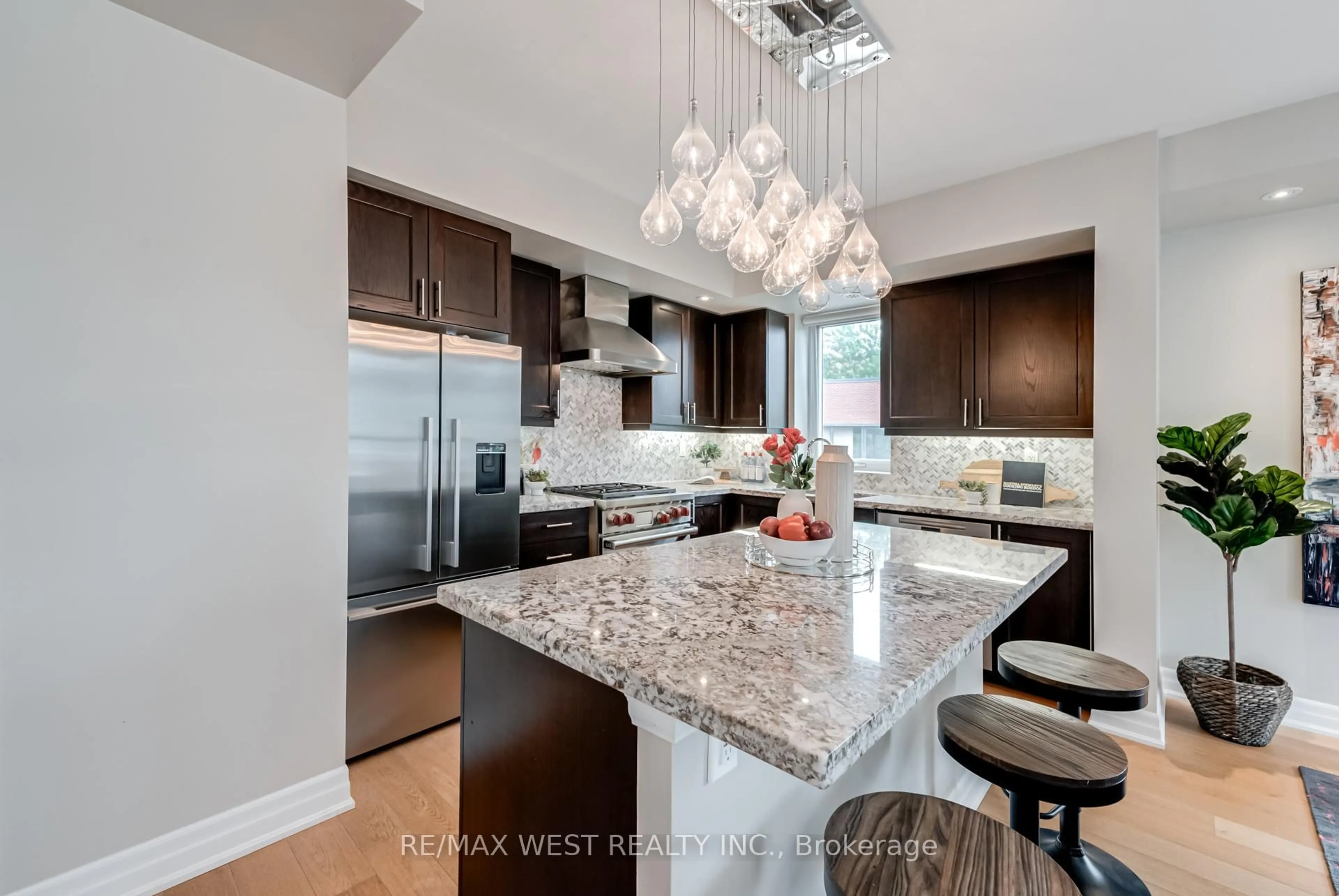 Contemporary kitchen, unknown for 15 Sousa Mendes St #103, Toronto Ontario M6P 0A9