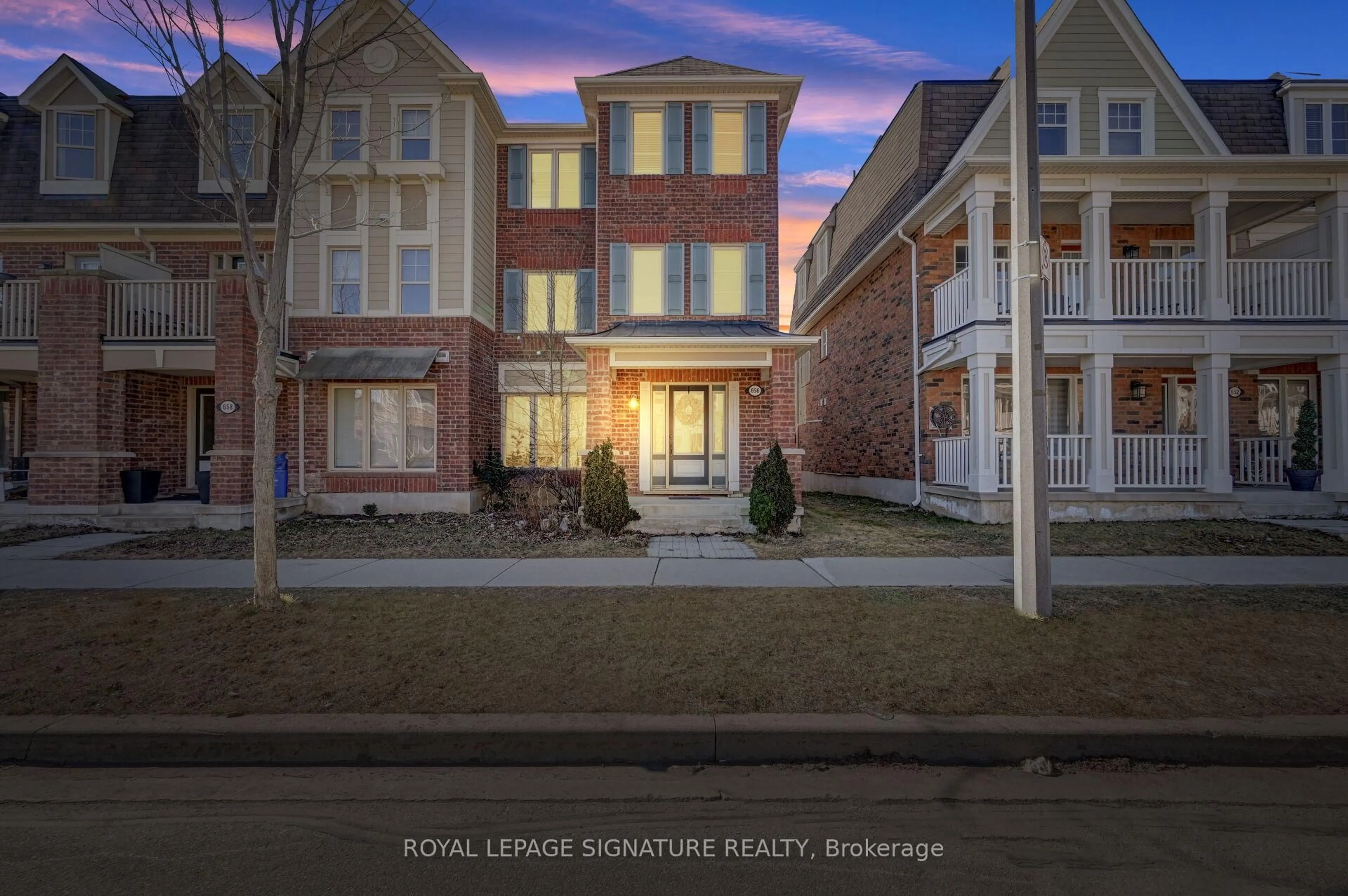 Home with brick exterior material, street for 656 Scott Blvd, Milton Ontario L9T 0P3