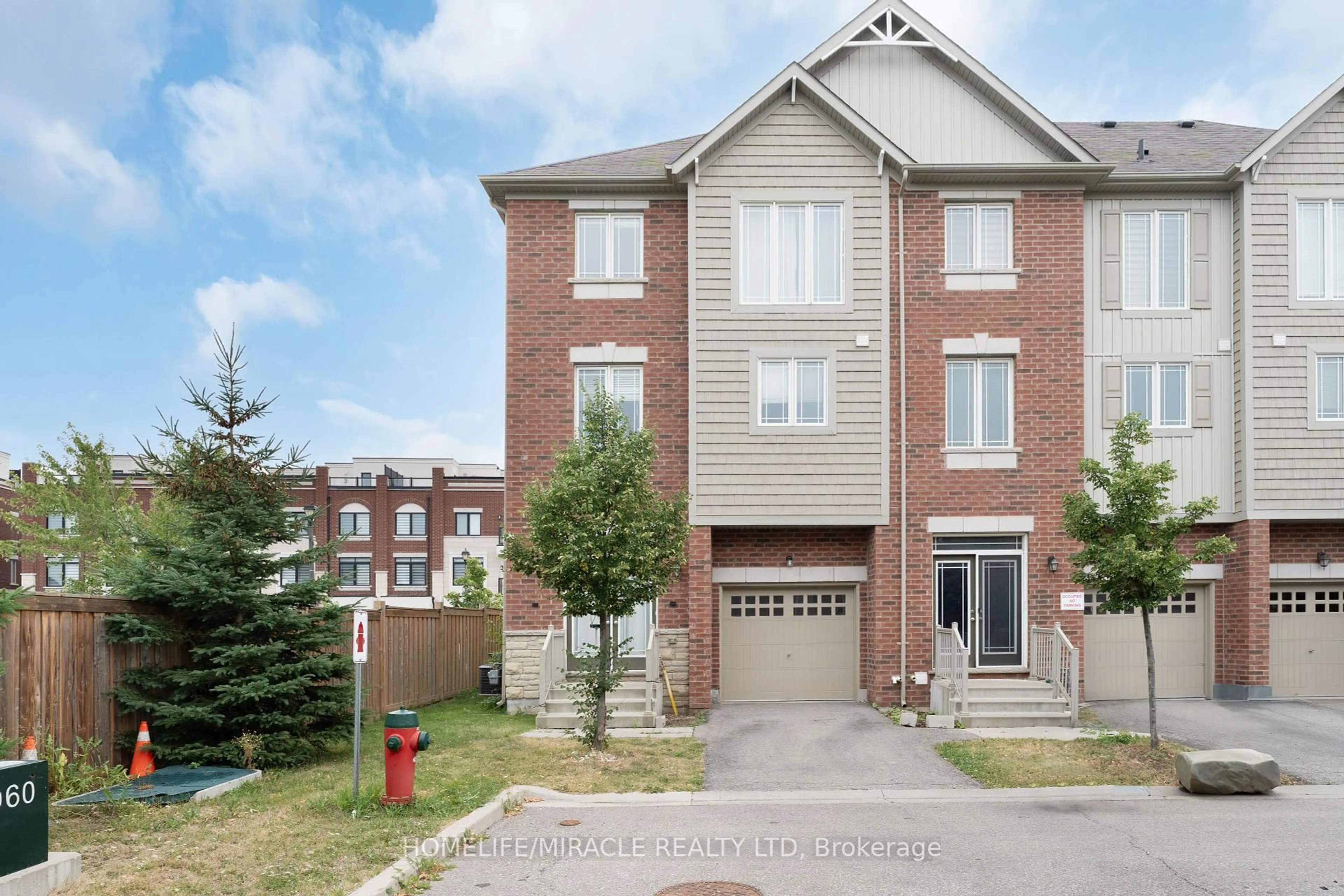 Home with brick exterior material, street for 402 Dougall Ave, Caledon Ontario L7C 2H1