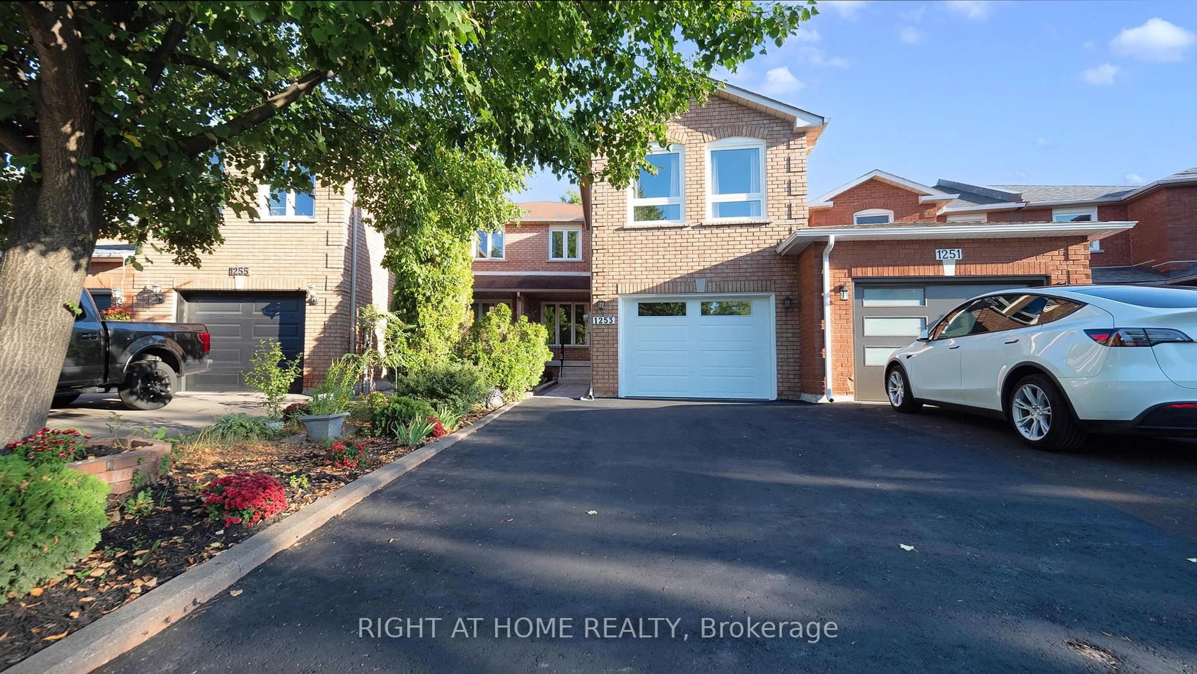 Unknown for 1253 Blackburn Dr, Oakville Ontario L6M 2N5