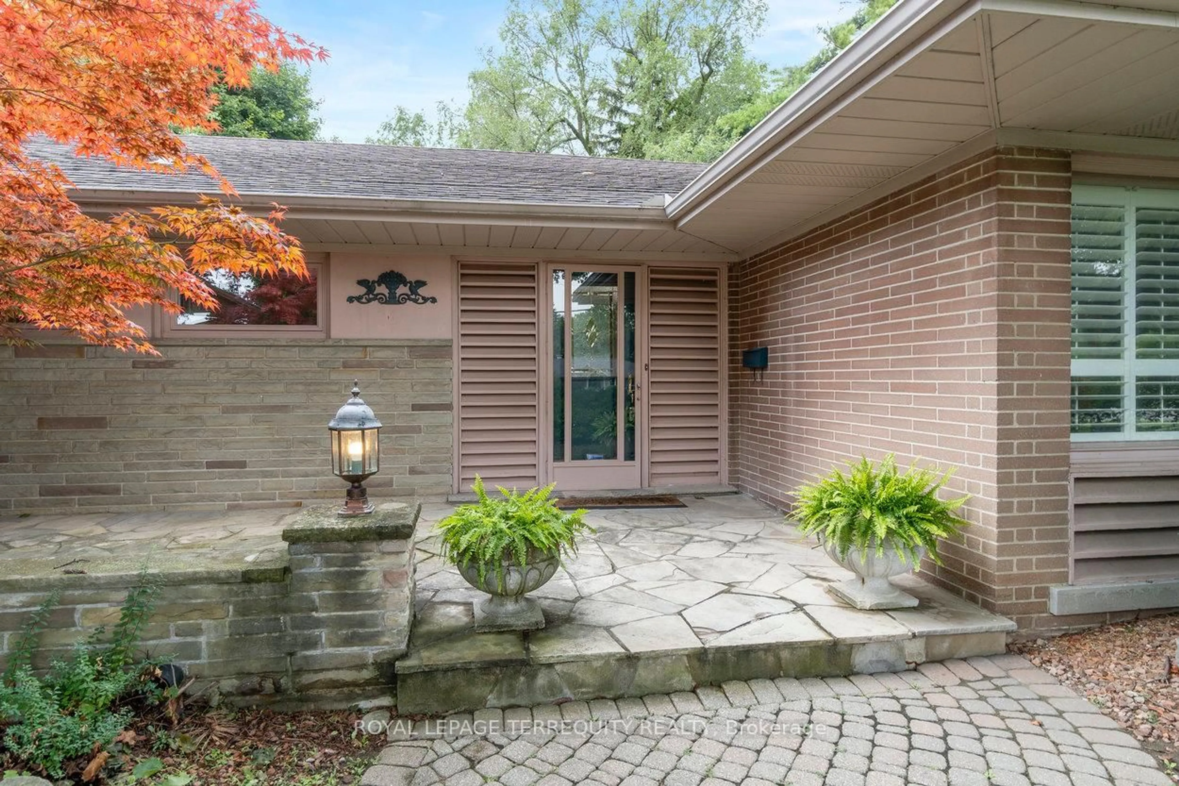 Home with brick exterior material, street for 416 The Kingsway, Toronto Ontario M9A 3V9