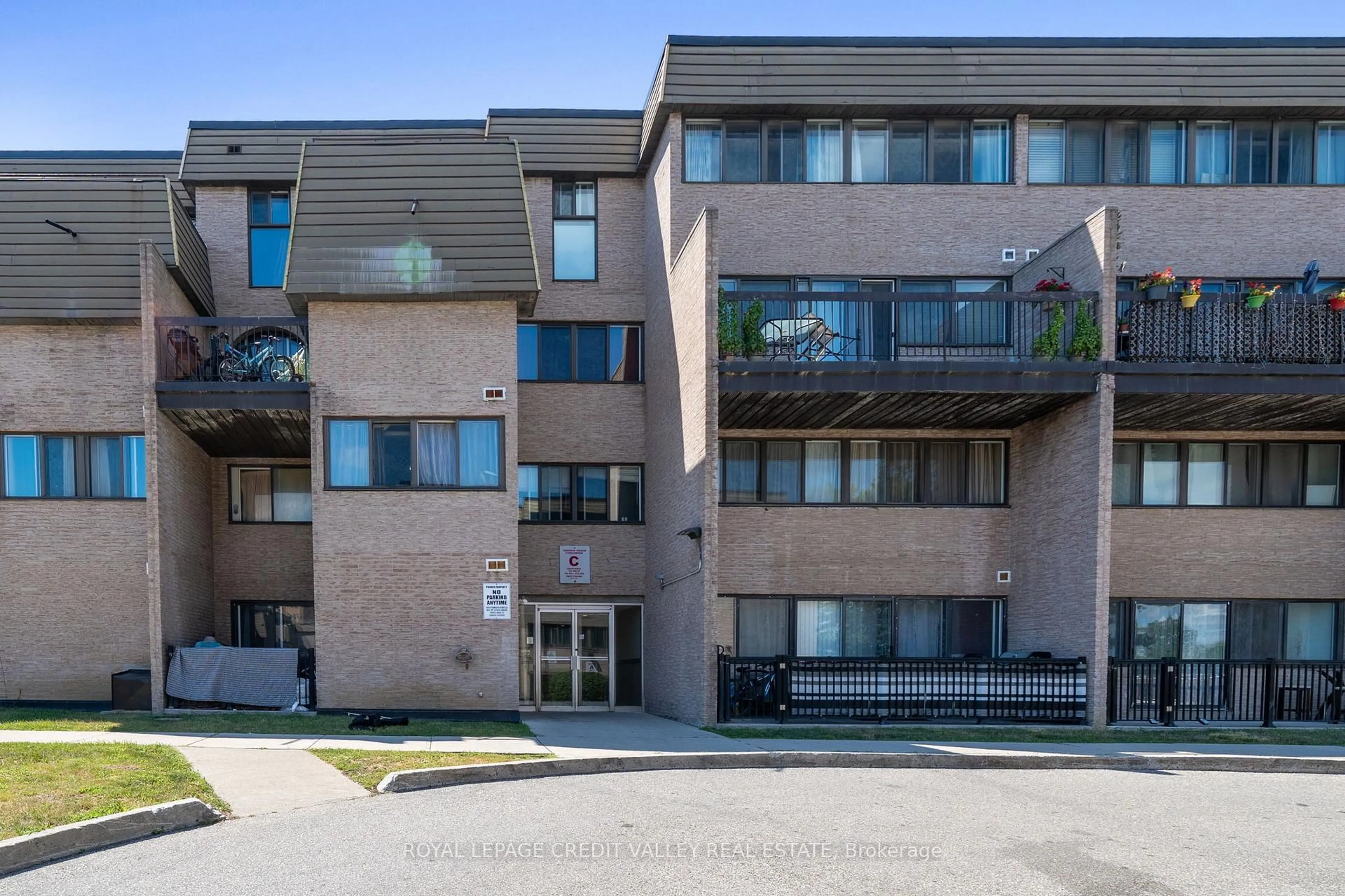 Unknown for 2095 Roche Crt #281, Mississauga Ontario L5K 2C8