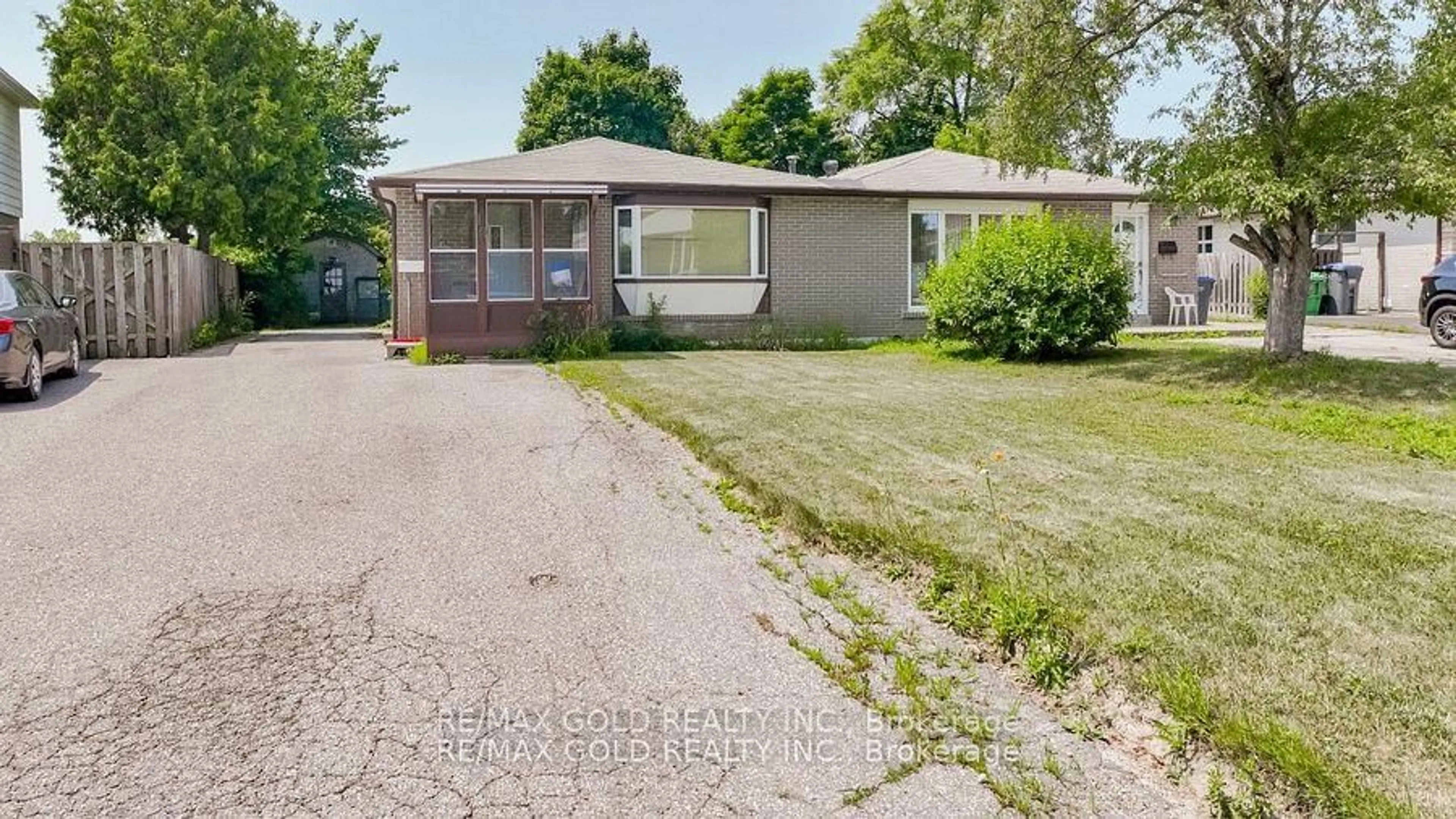 Unknown for 10 Edenridge Dr, Brampton Ontario L6T 3B1