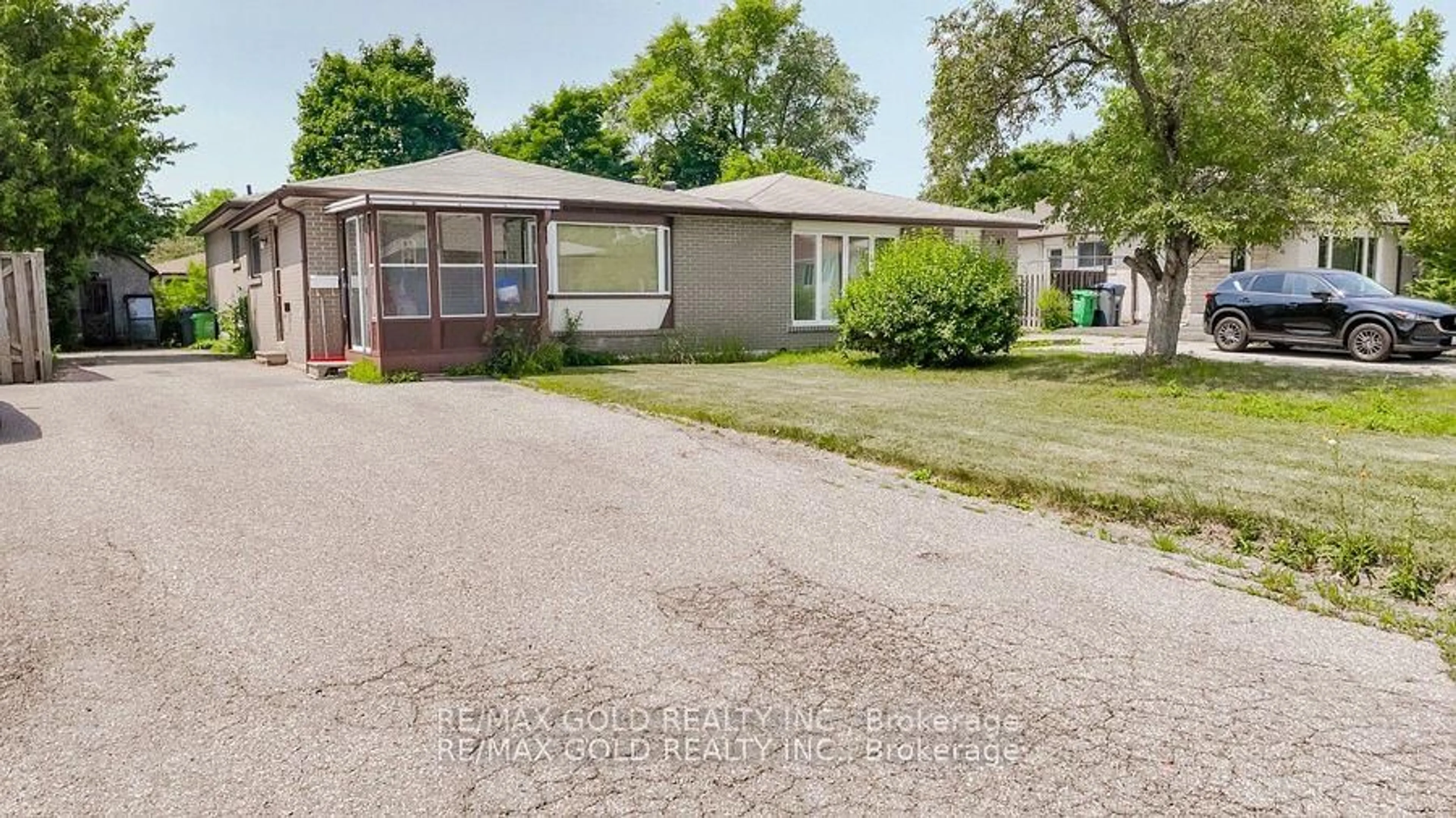 Unknown for 10 Edenridge Dr, Brampton Ontario L6T 3B1