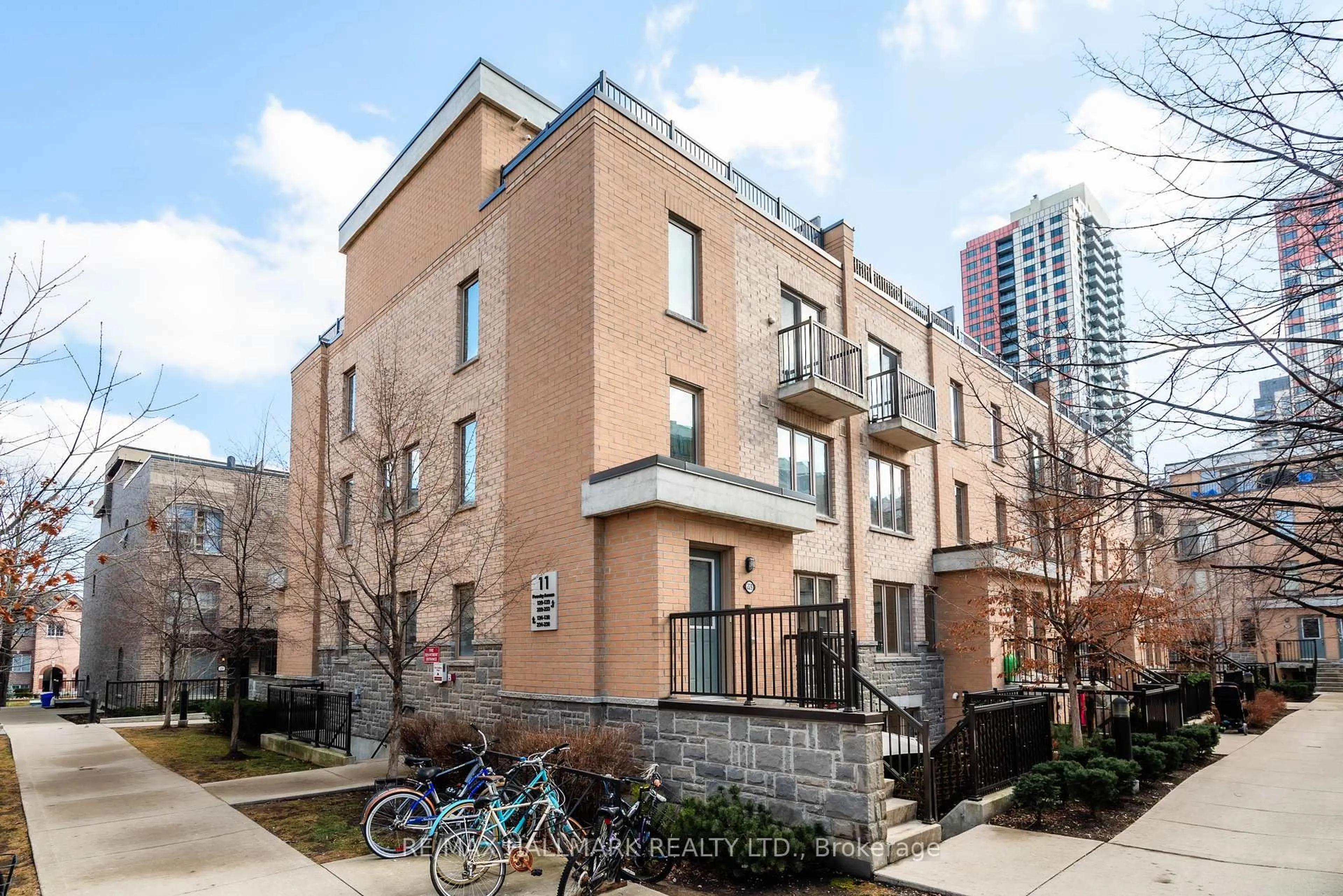 Home with brick exterior material, street for 11 Foundry Ave #129, Toronto Ontario M6H 0B7