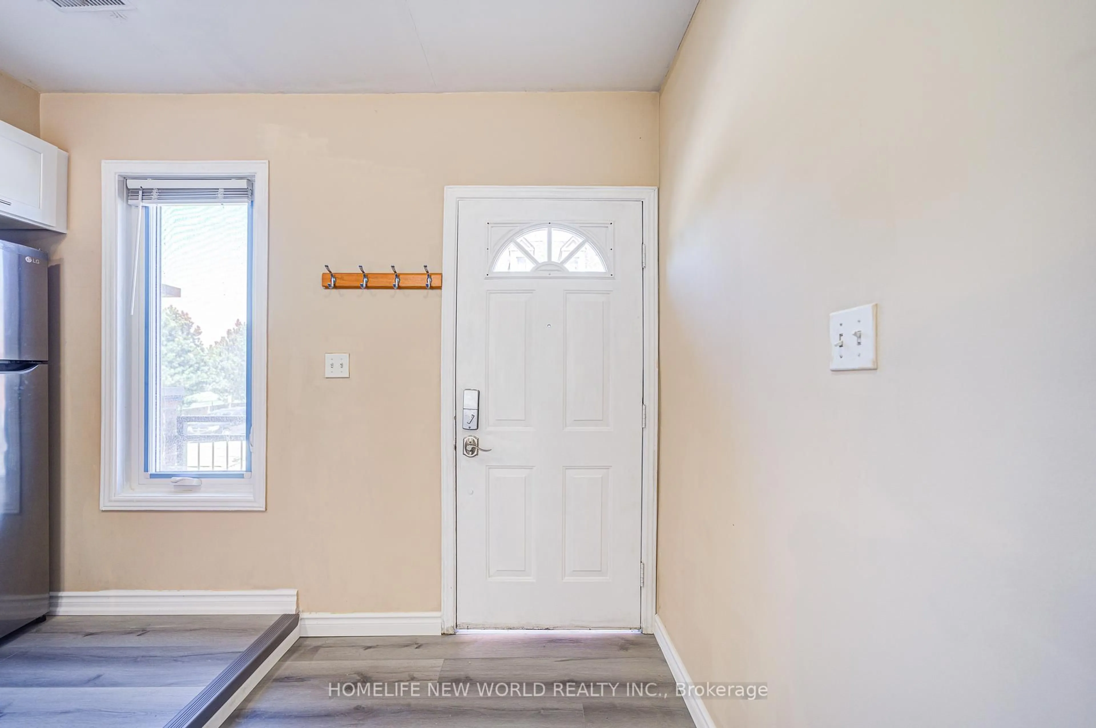 Indoor entryway for 3895 Doug Leavens Blvd #23, Mississauga Ontario L5N 7G1