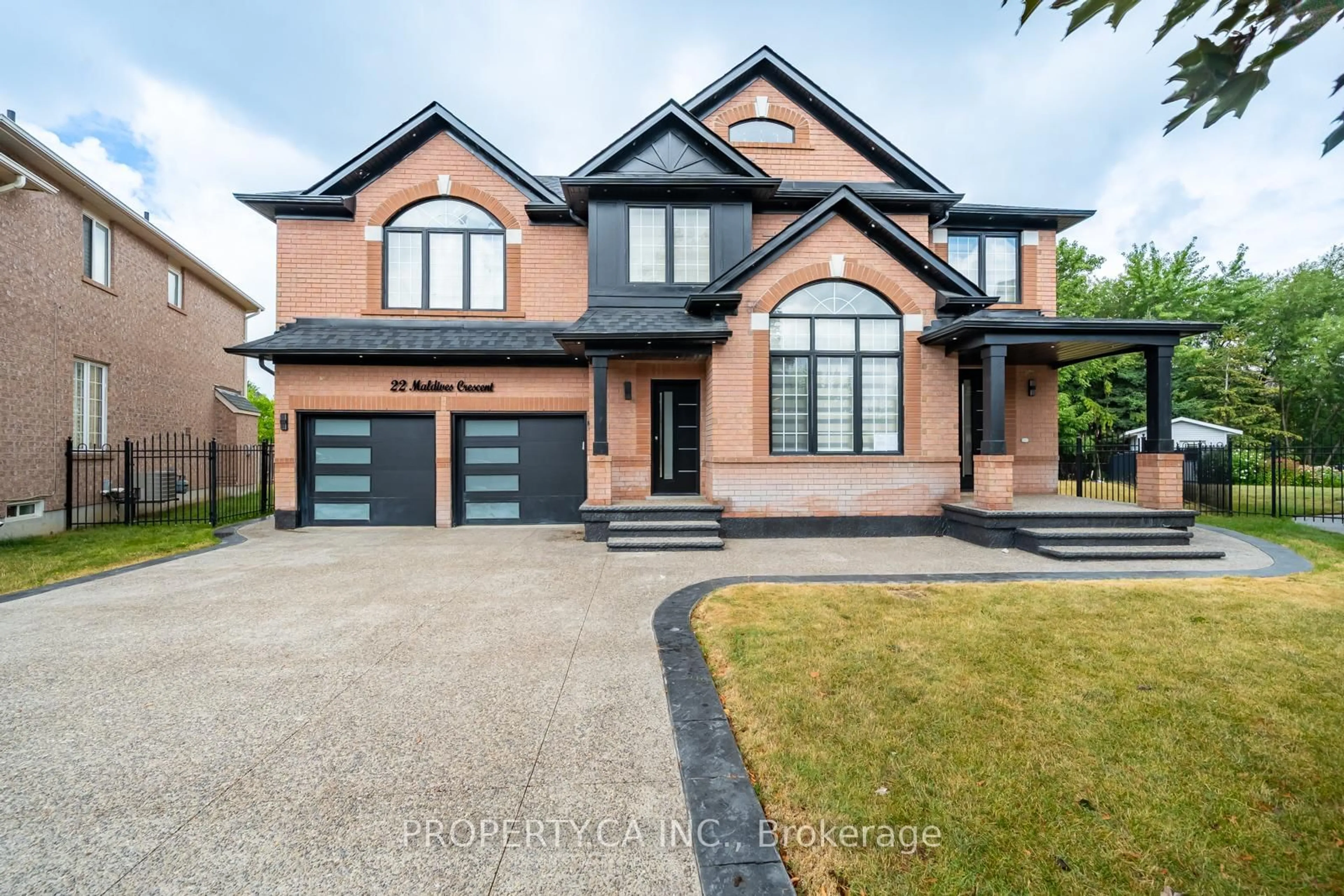 Home with brick exterior material, street for 22 Maldives Cres, Brampton Ontario L6P 1L5