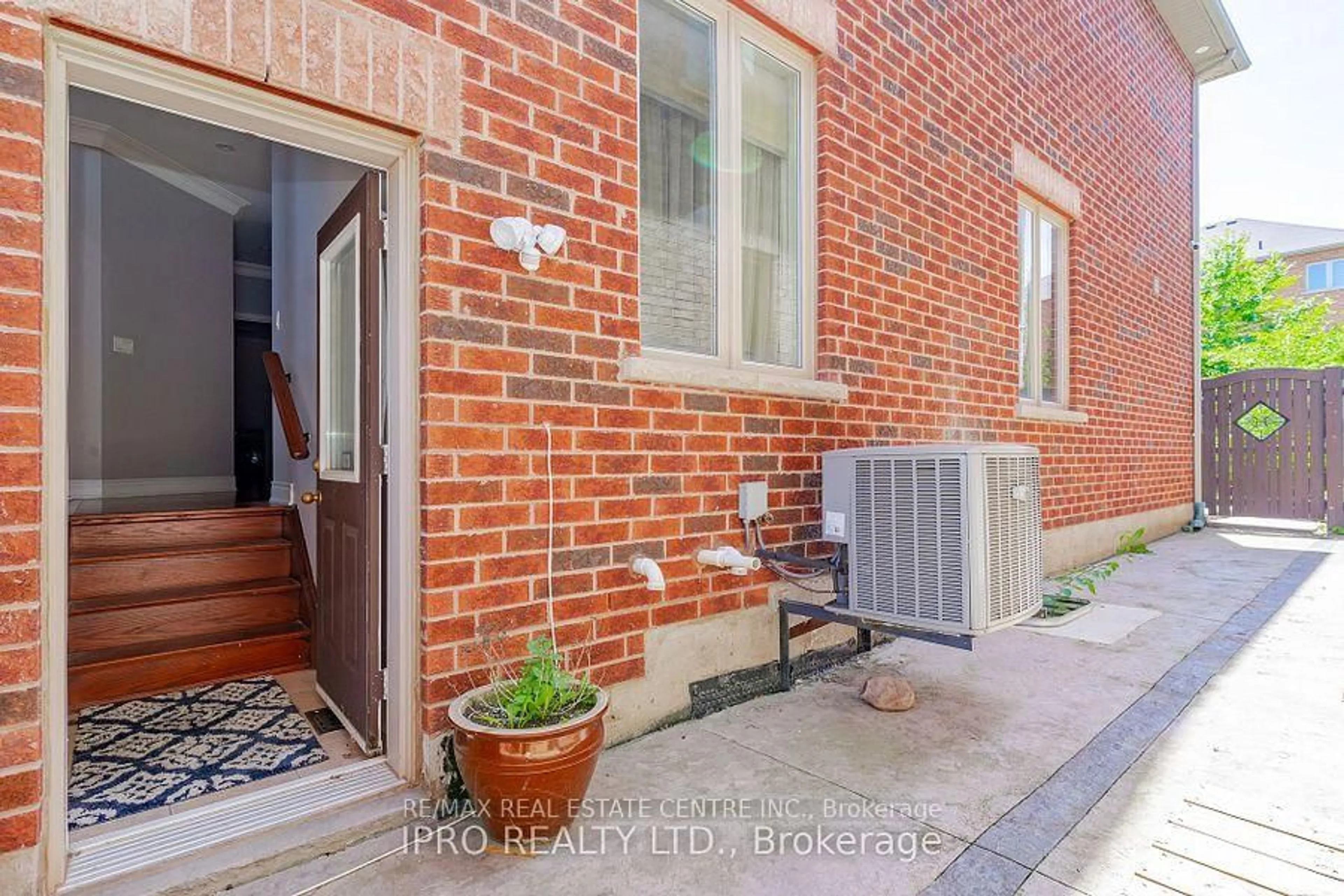 Home with brick exterior material, street for 26 Maybeck Dr, Brampton Ontario L6X 0Z1