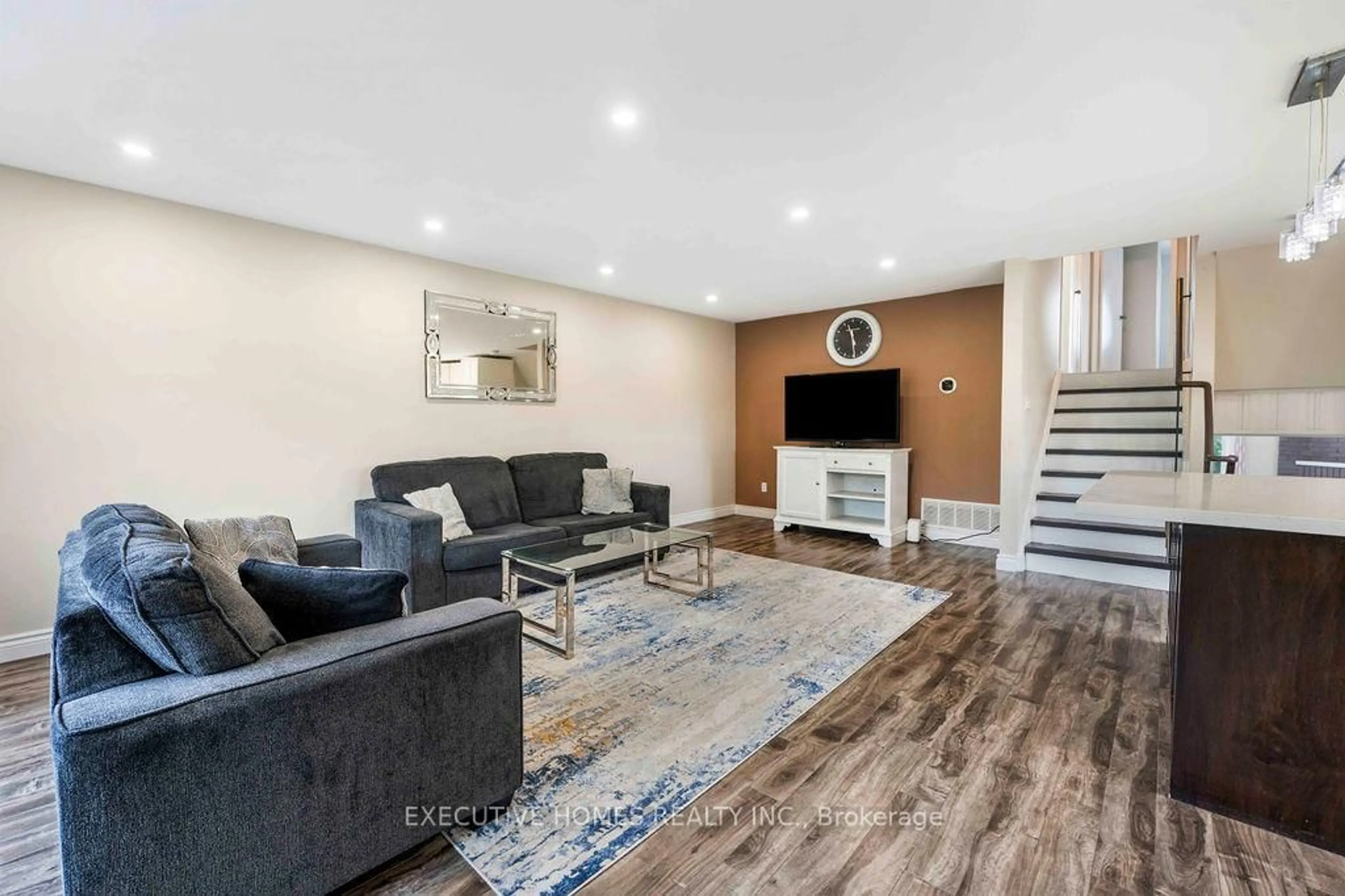 Living room with furniture, unknown for 7610 Black Walnut Tr, Mississauga Ontario L5N 8A7