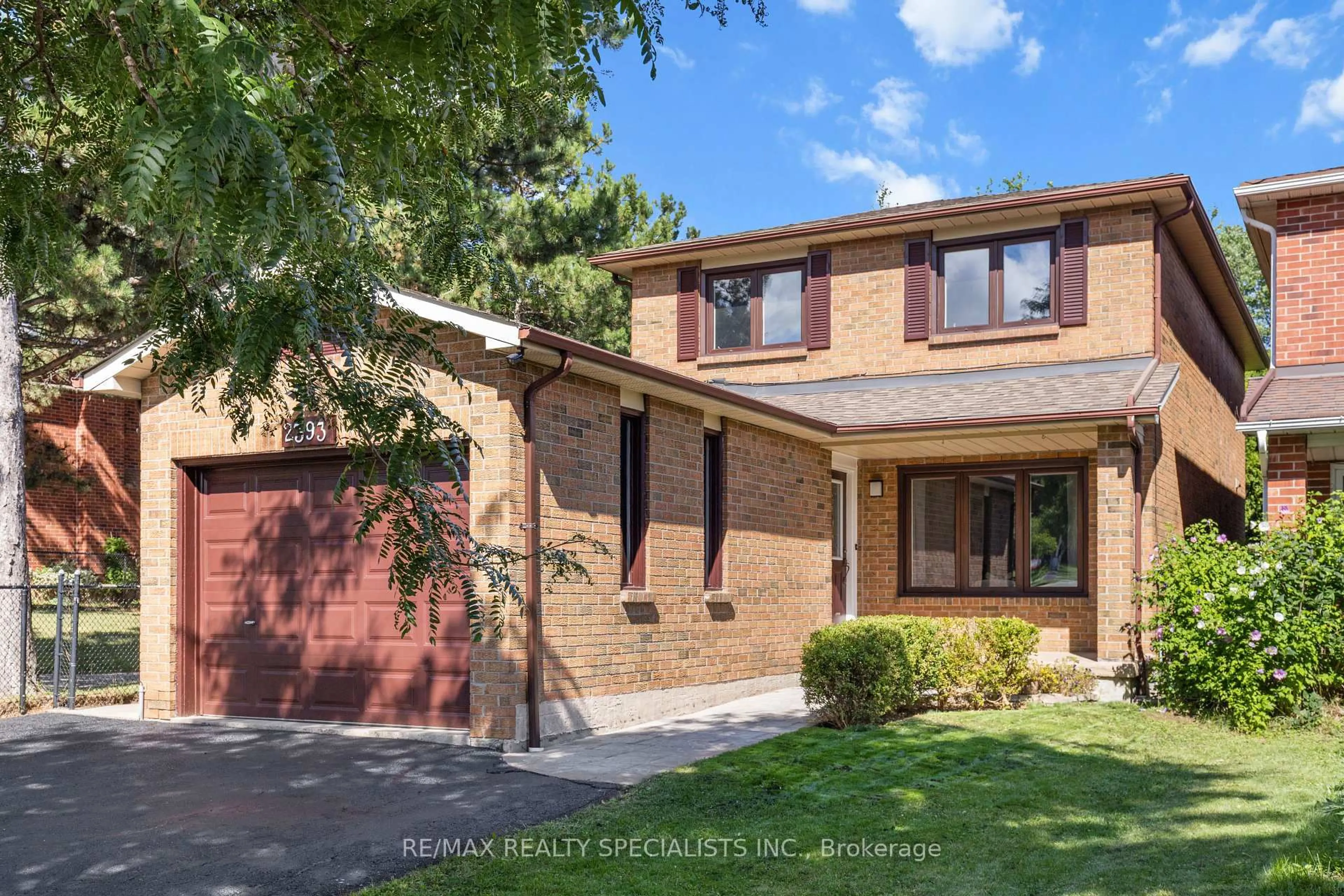 Home with brick exterior material, street for 2393 Hargood Pl, Mississauga Ontario L5M 3G2