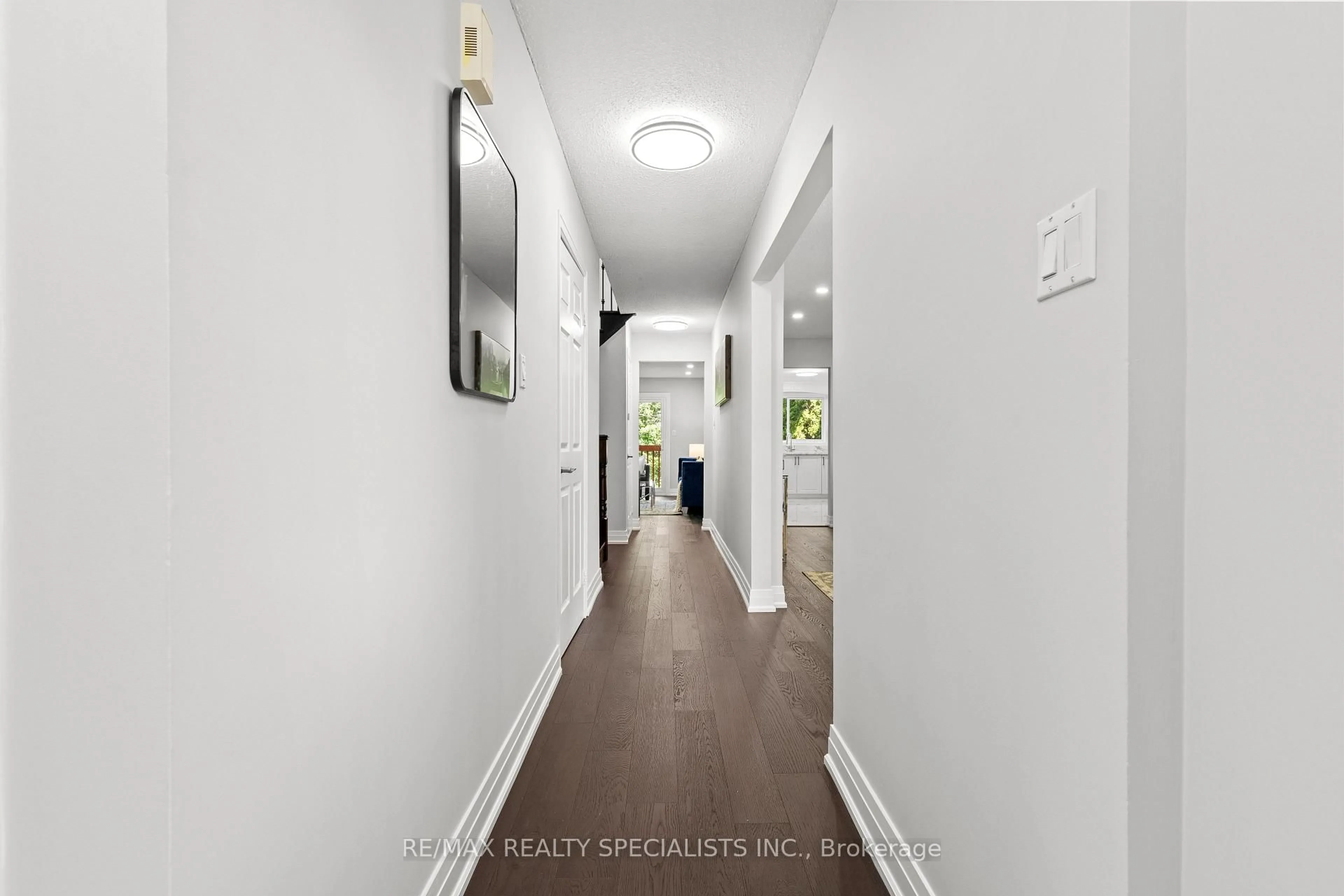 Indoor entryway for 2393 Hargood Pl, Mississauga Ontario L5M 3G2