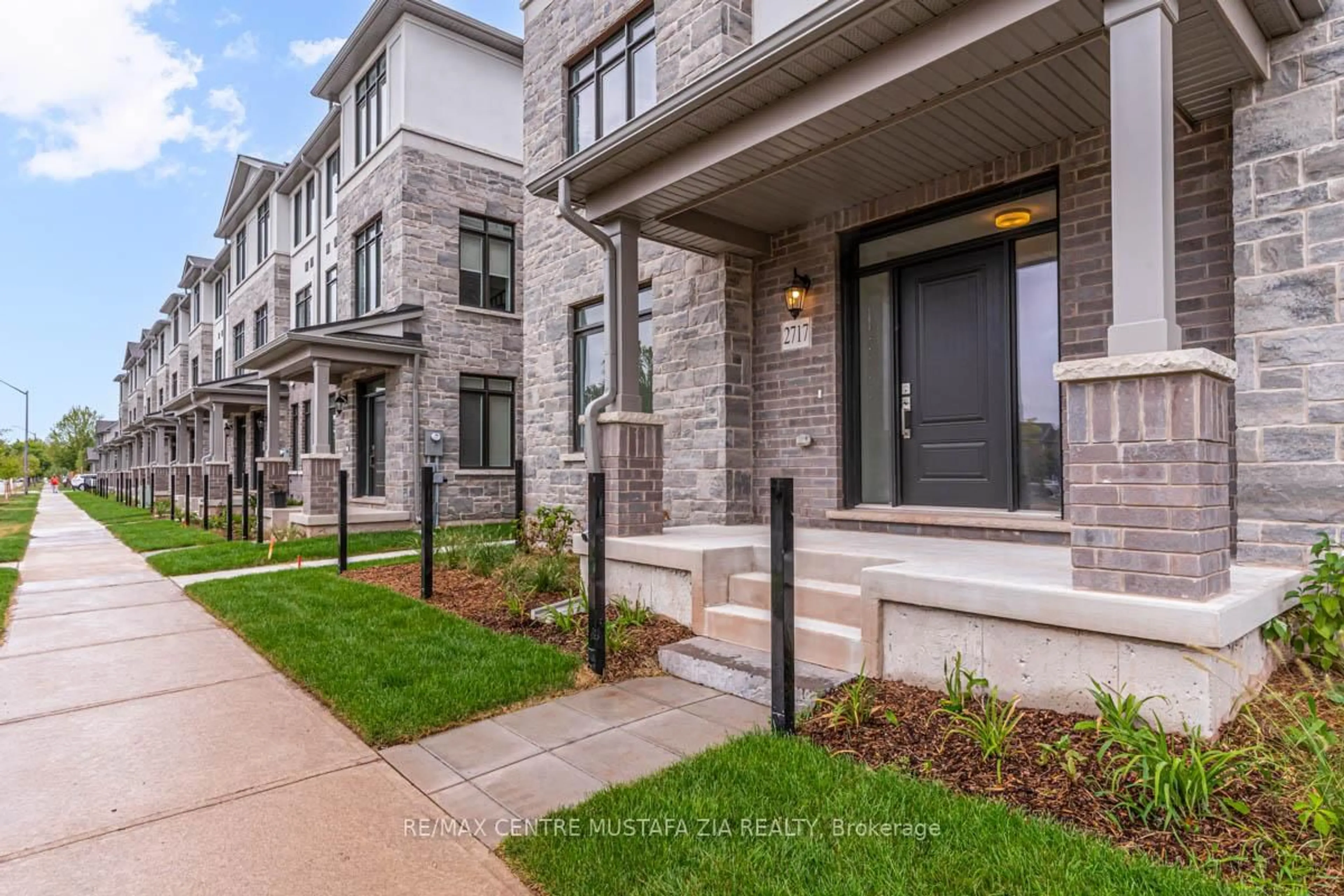 Unknown for 2717 WestOak Trails Blvd, Oakville Ontario L6M 4T7