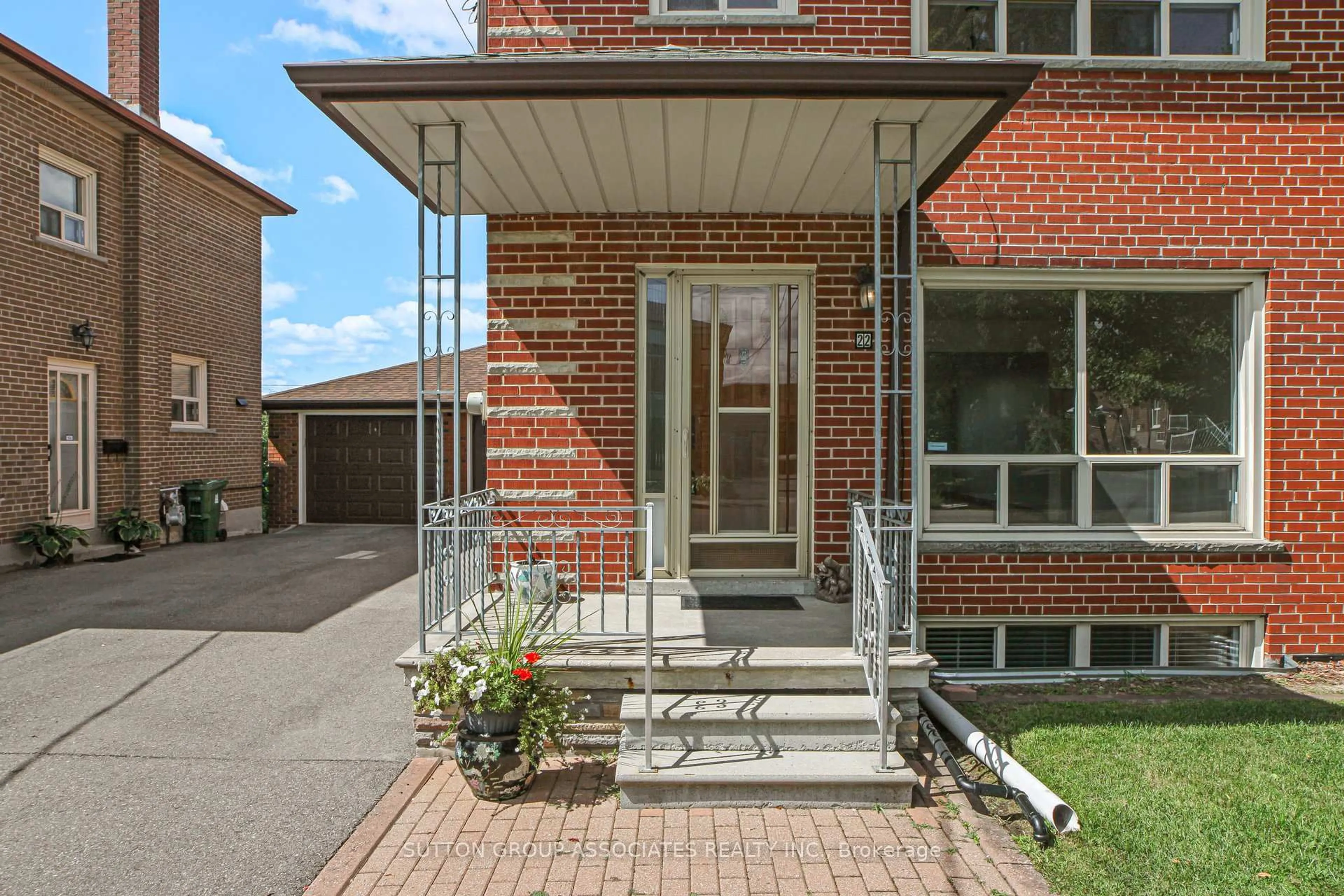 Home with brick exterior material, street for 22 Woodenhill Crt, Toronto Ontario M6M 1K9