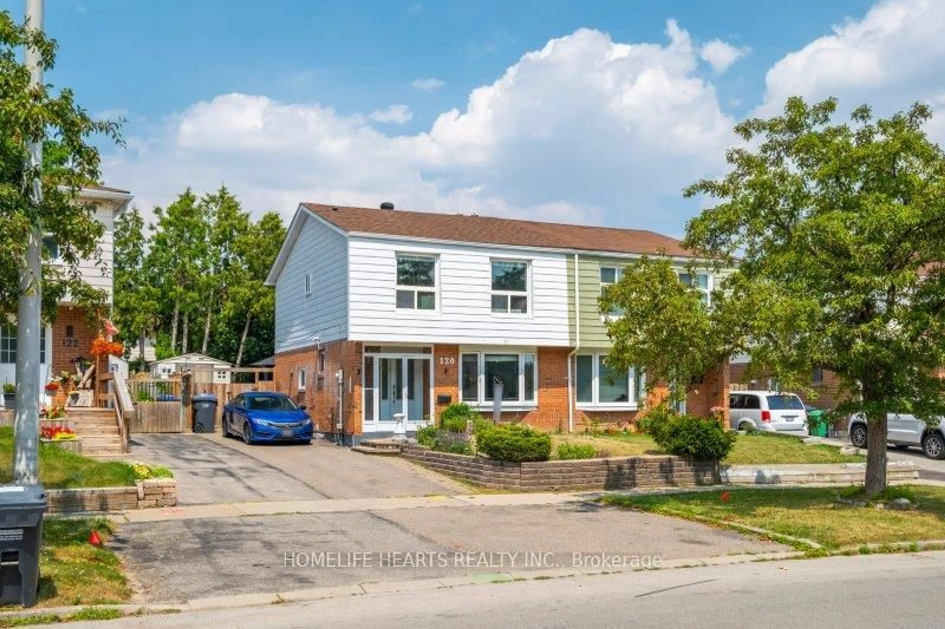 A pic from outside/outdoor area/front of a property/back of a property/a pic from drone, street for 120 Hansen Rd, Brampton Ontario L6V 2G6