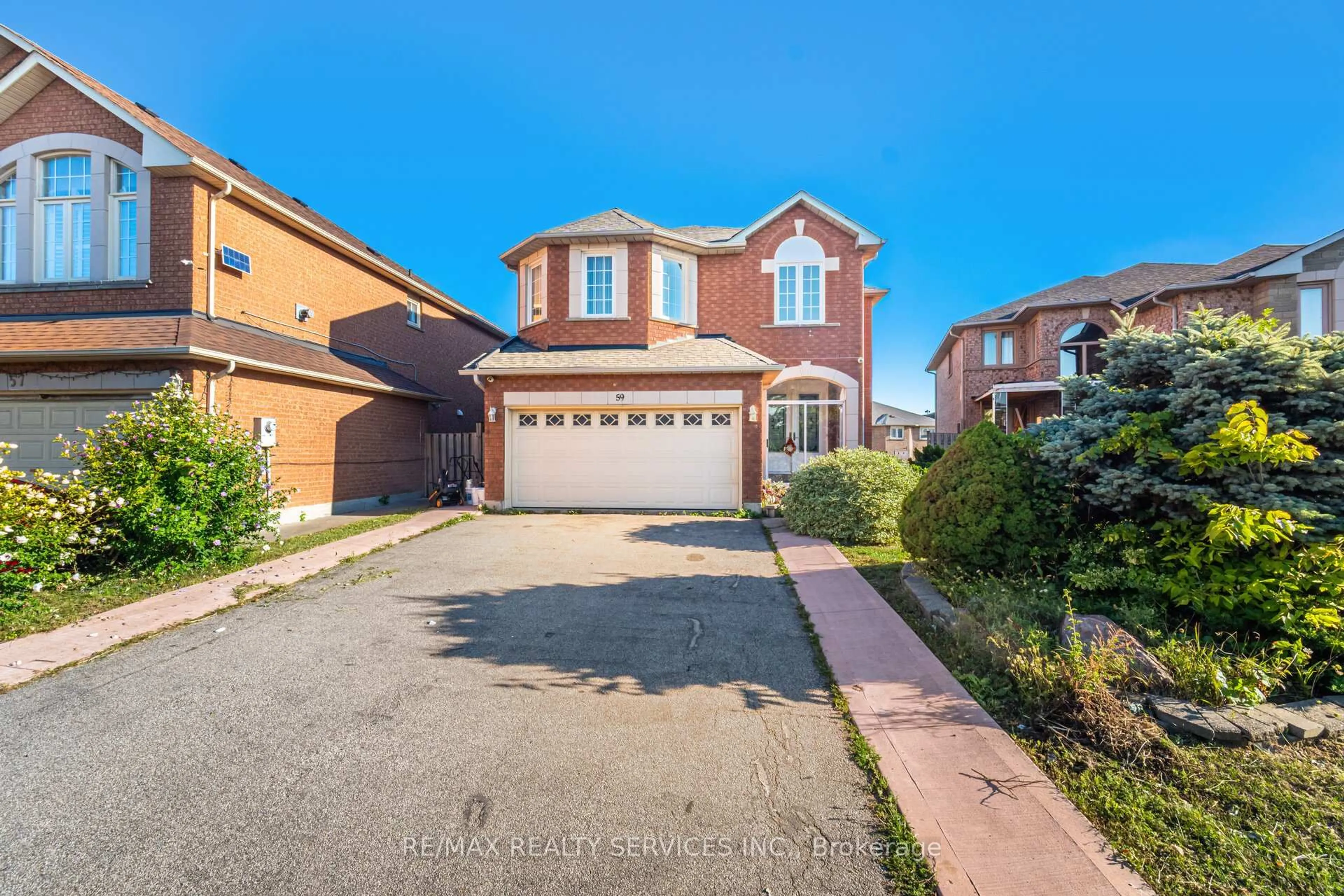 A pic from outside/outdoor area/front of a property/back of a property/a pic from drone, street for 59 Hullen Cres, Toronto Ontario M9W 7B9