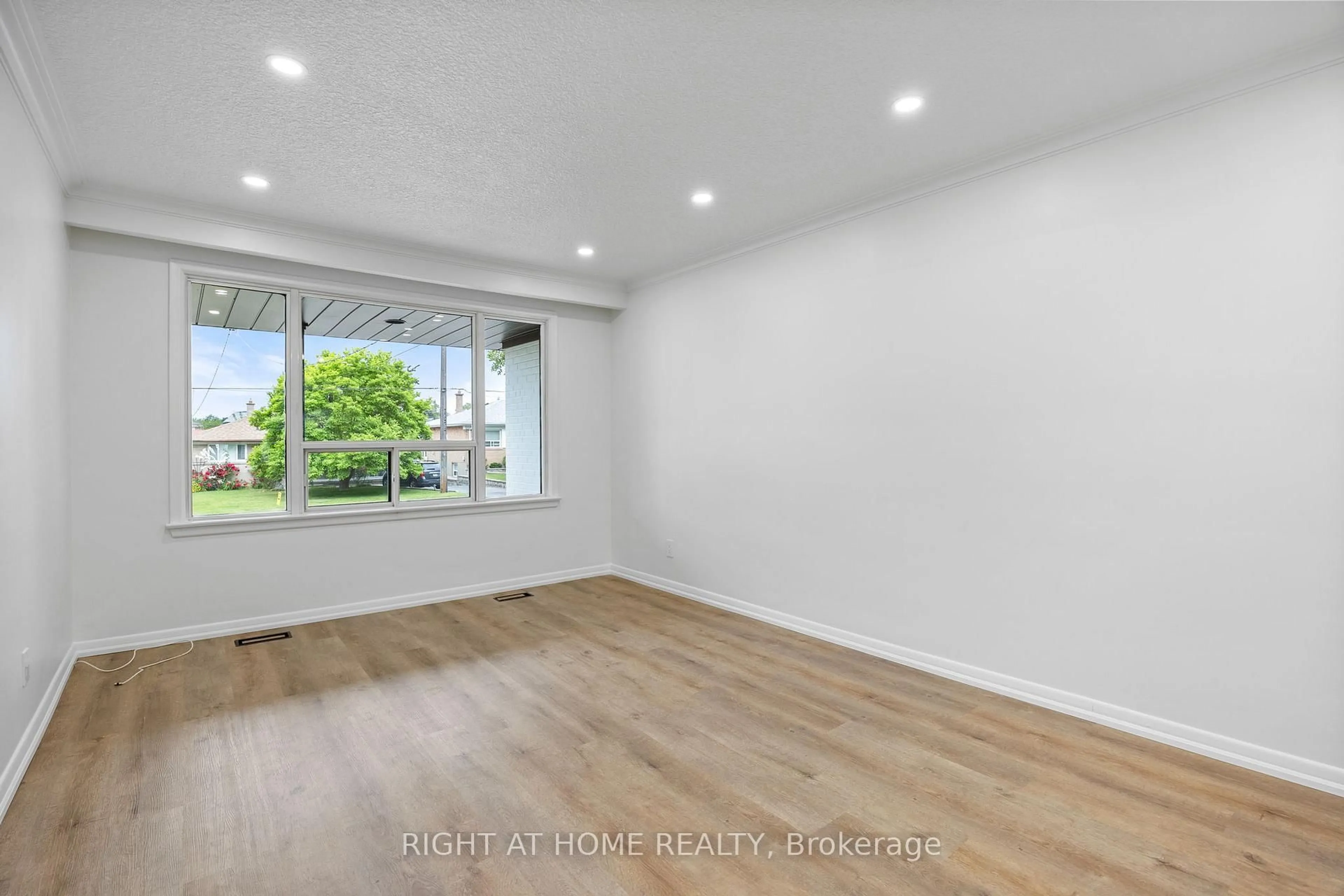 A pic of a room for 53 Lawnside Dr, Toronto Ontario M6L 1Z4