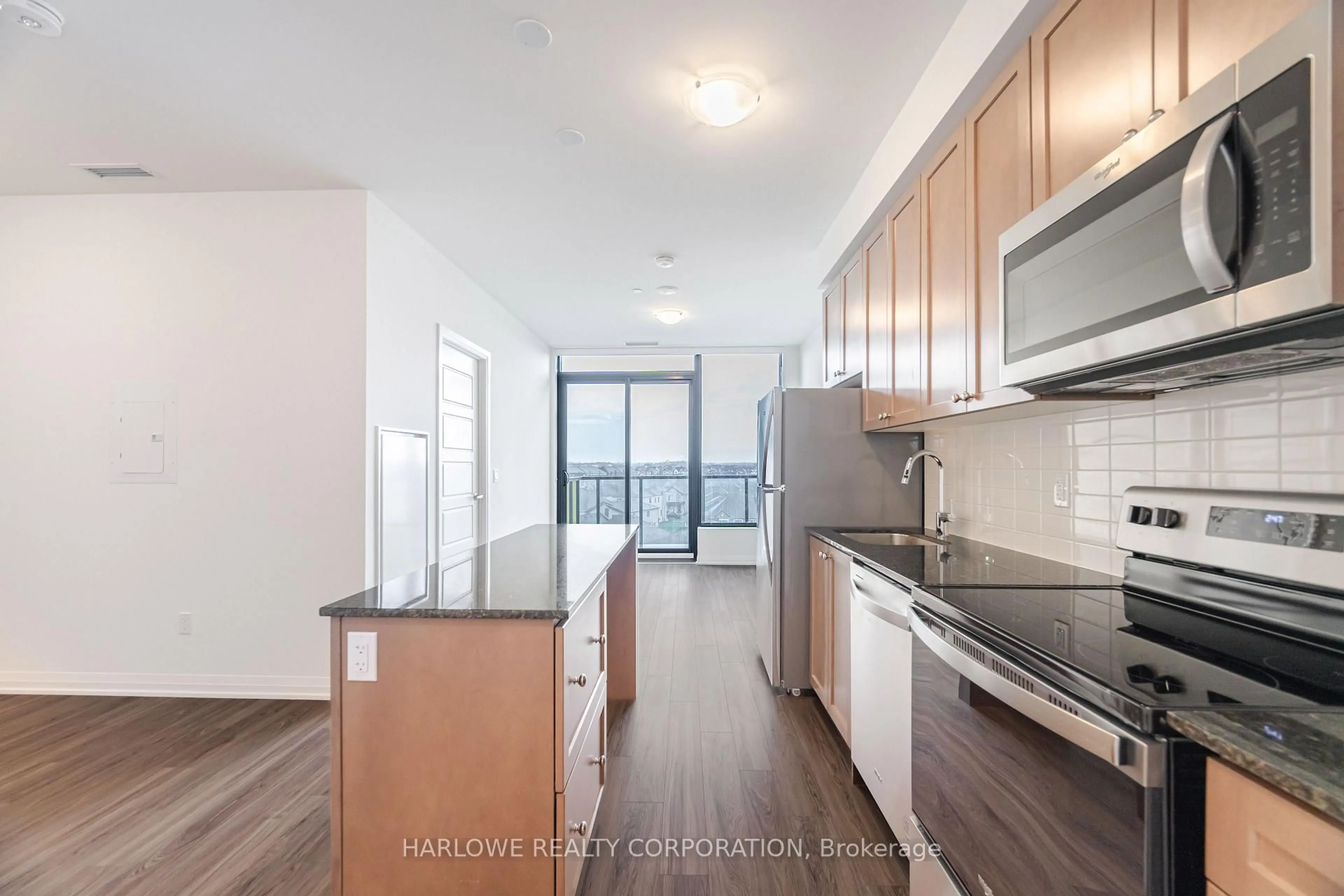 Standard kitchen, unknown for 3006 William Cutmore Blvd #613, Oakville Ontario L6H 8A4