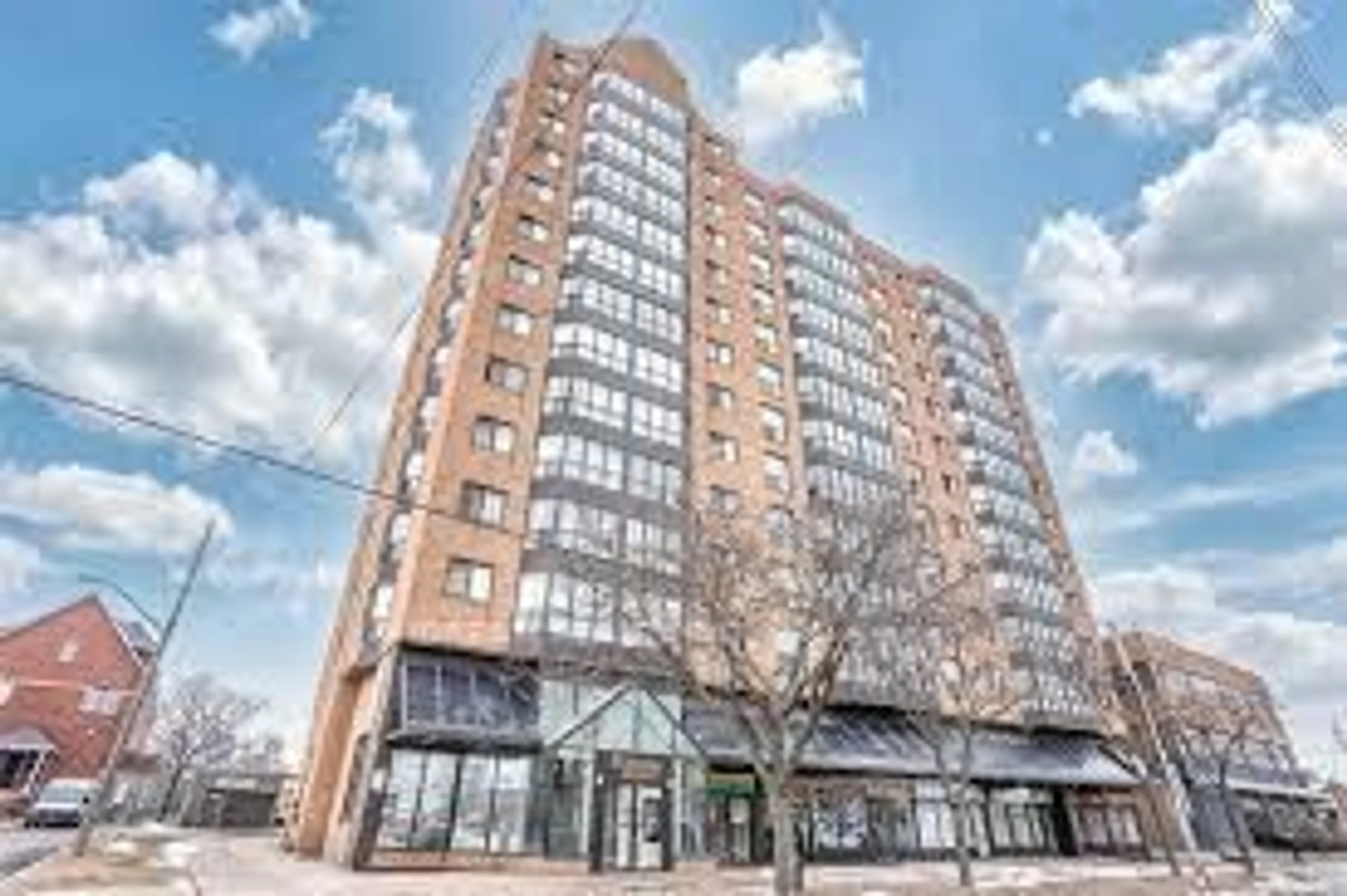 Indoor foyer for 25 Agnes St #1208, Mississauga Ontario L5B 3X7