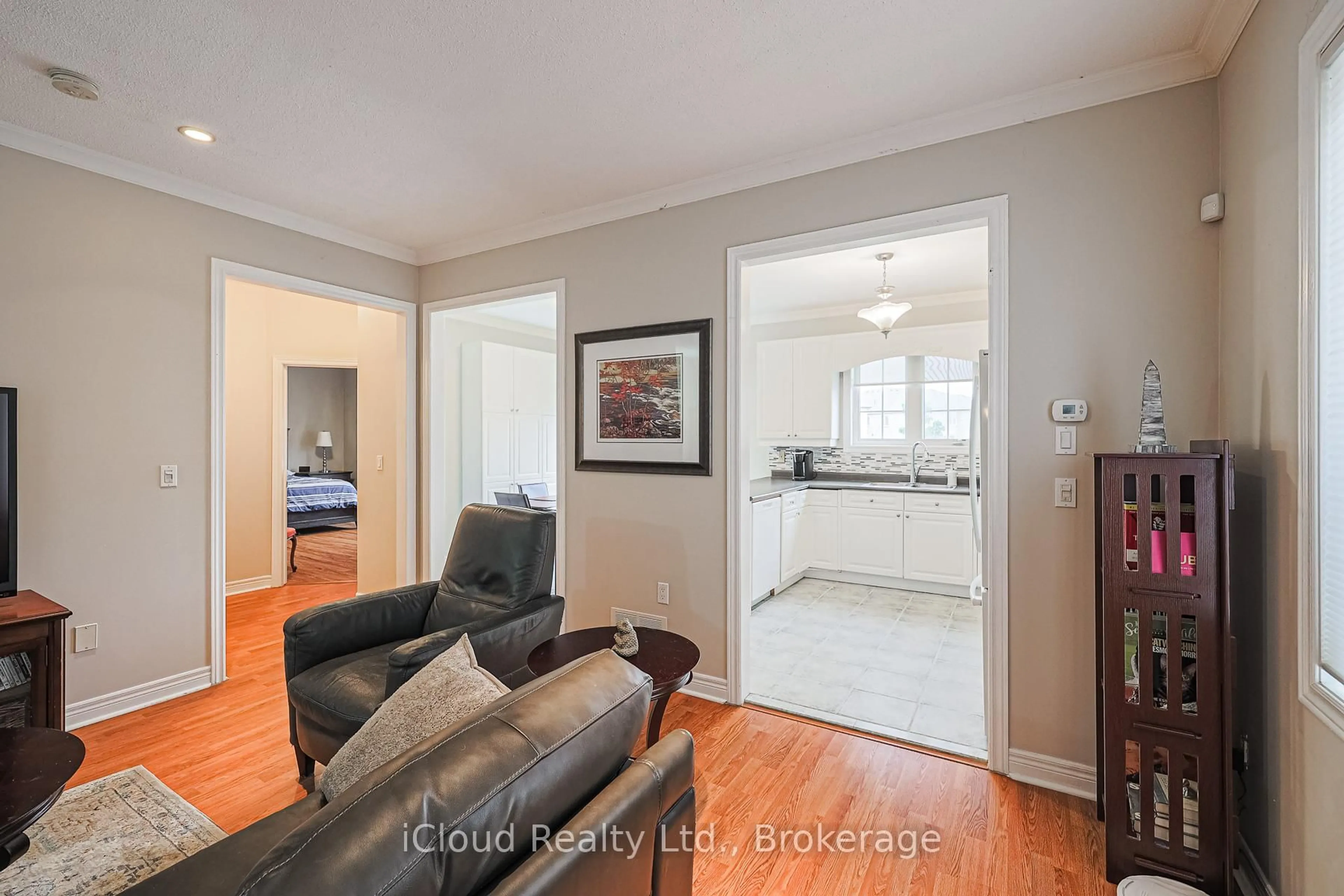 Living room with furniture, unknown for 48 Donwoods Crt, Brampton Ontario L6P 1T7