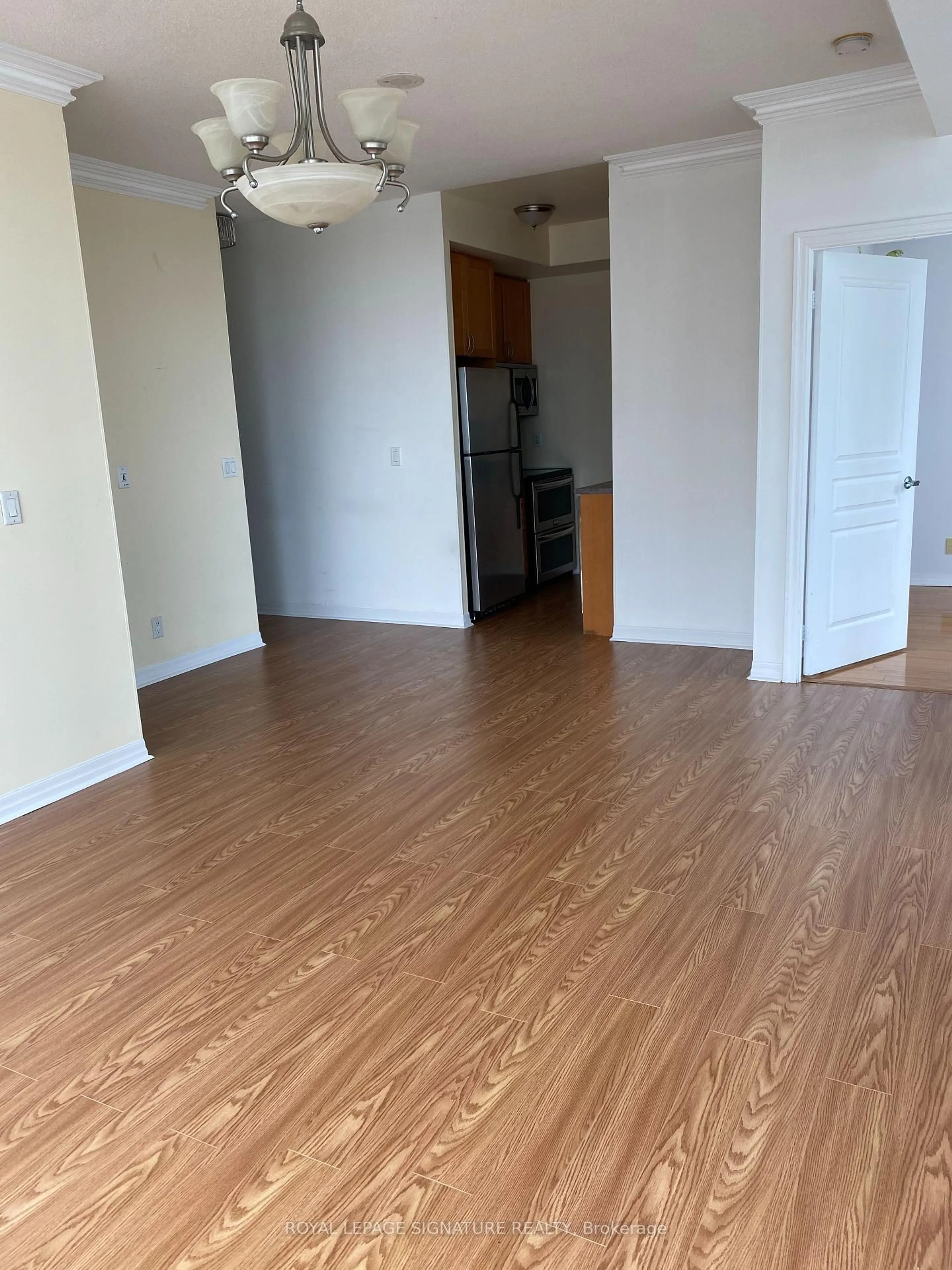 A pic of a room for 3939 Duke Of York Blvd #2607, Mississauga Ontario L5B 4N2