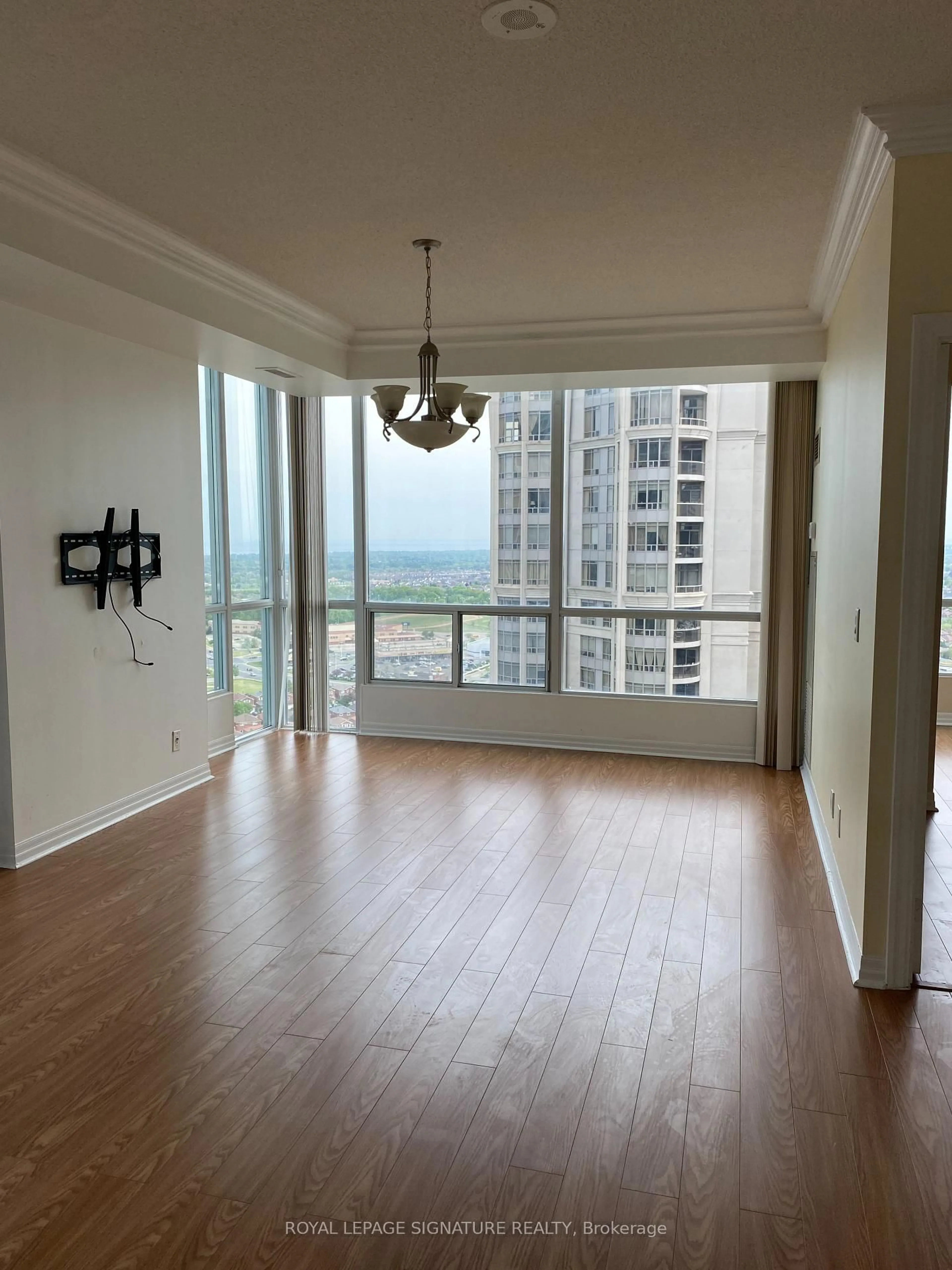 A pic of a room for 3939 Duke Of York Blvd #2607, Mississauga Ontario L5B 4N2
