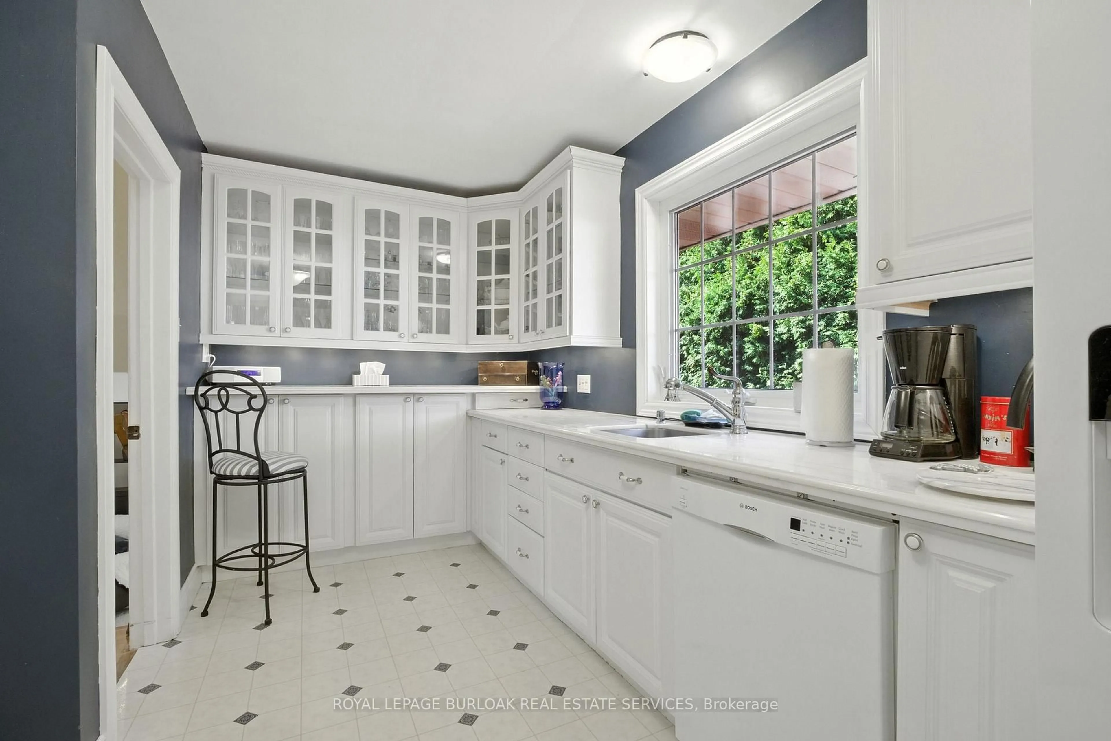 Contemporary kitchen, ceramic/tile floor for 4042 Melba Lane, Burlington Ontario L7L 2C3