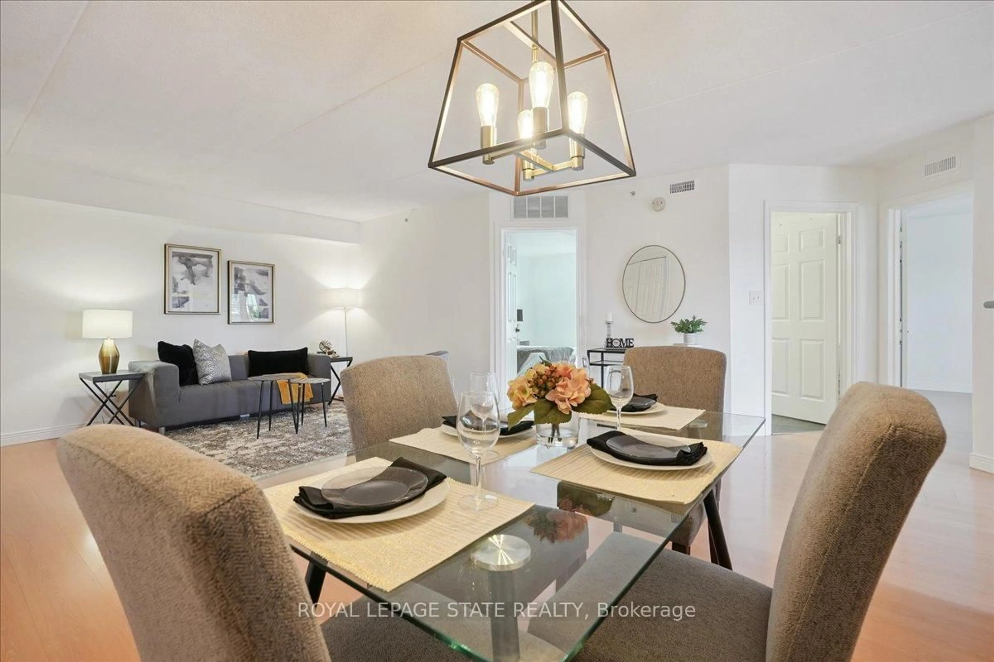 Dining room, unknown for 1411 Walker's Line #301, Burlington Ontario L7M 4P5