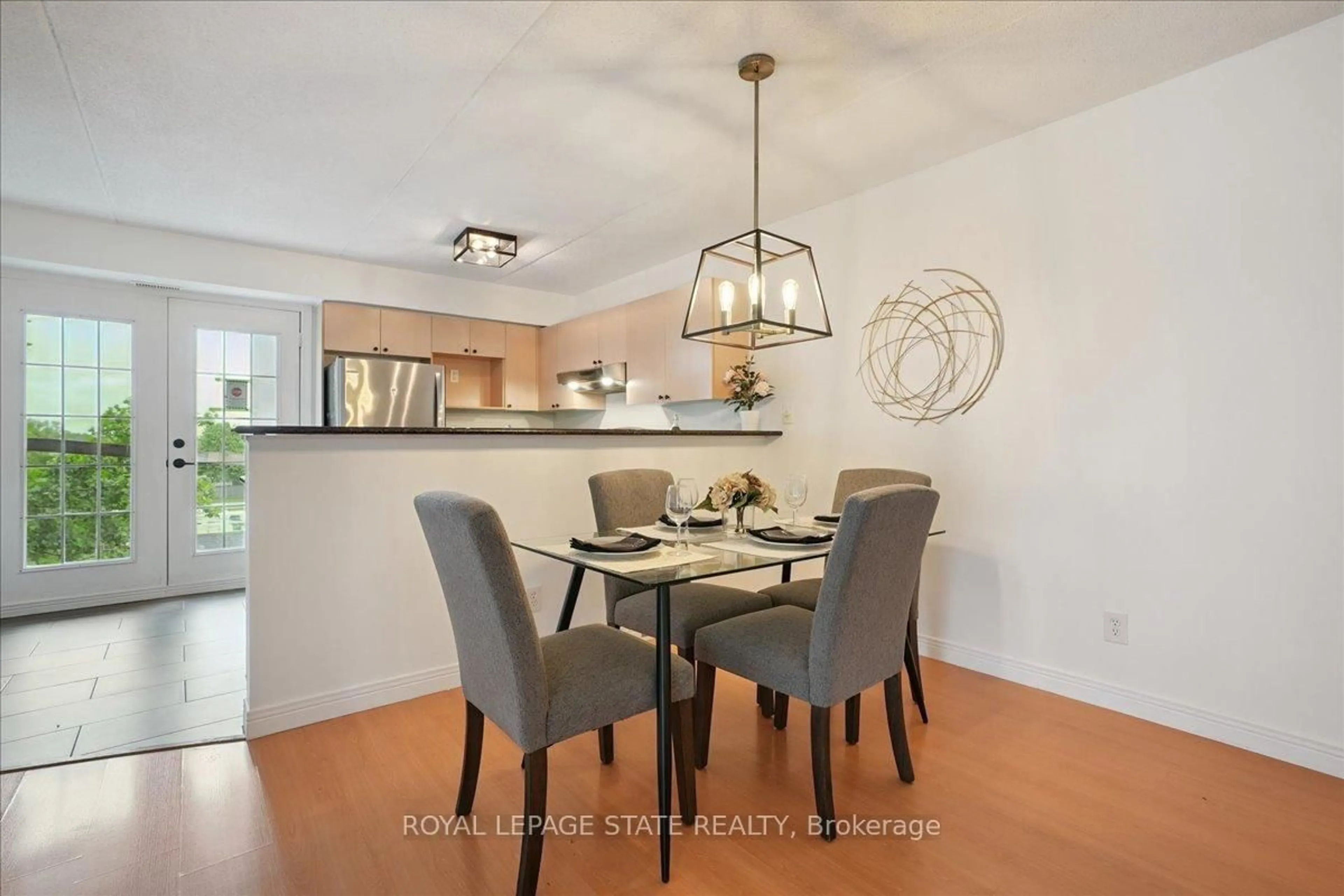 Dining room, unknown for 1411 Walker's Line #301, Burlington Ontario L7M 4P5