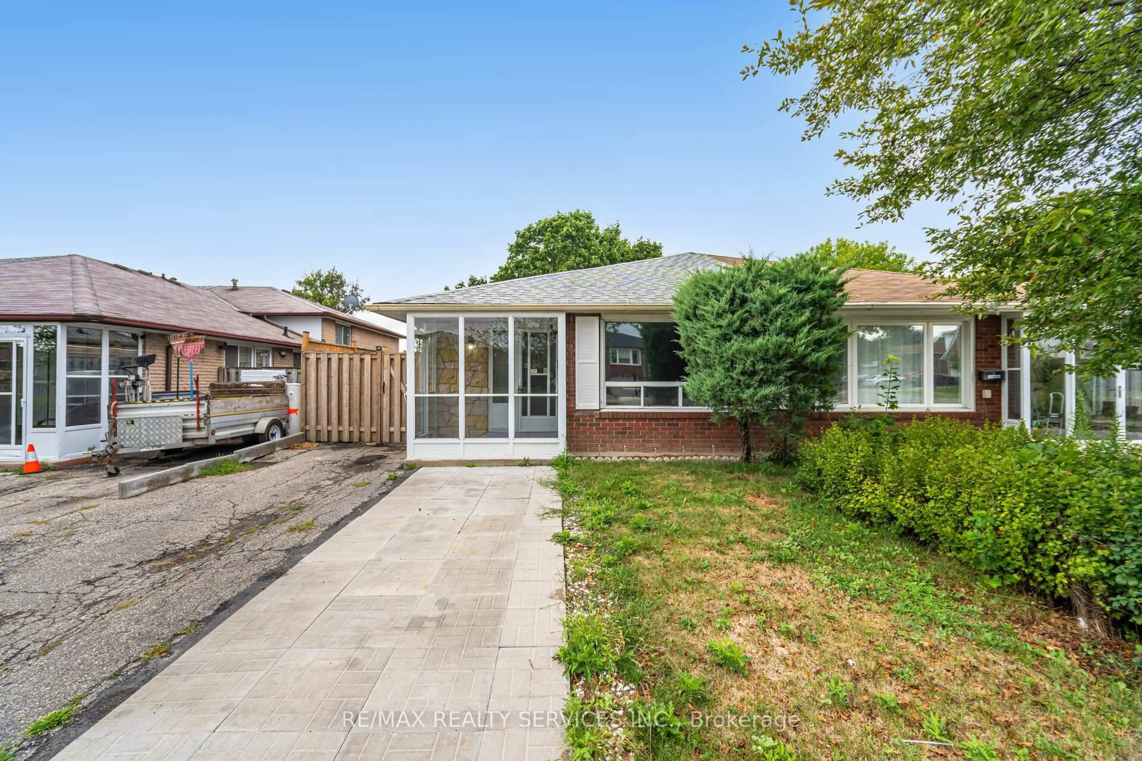 Unknown for 7386 Netherwood Rd, Mississauga Ontario L4T 2N4