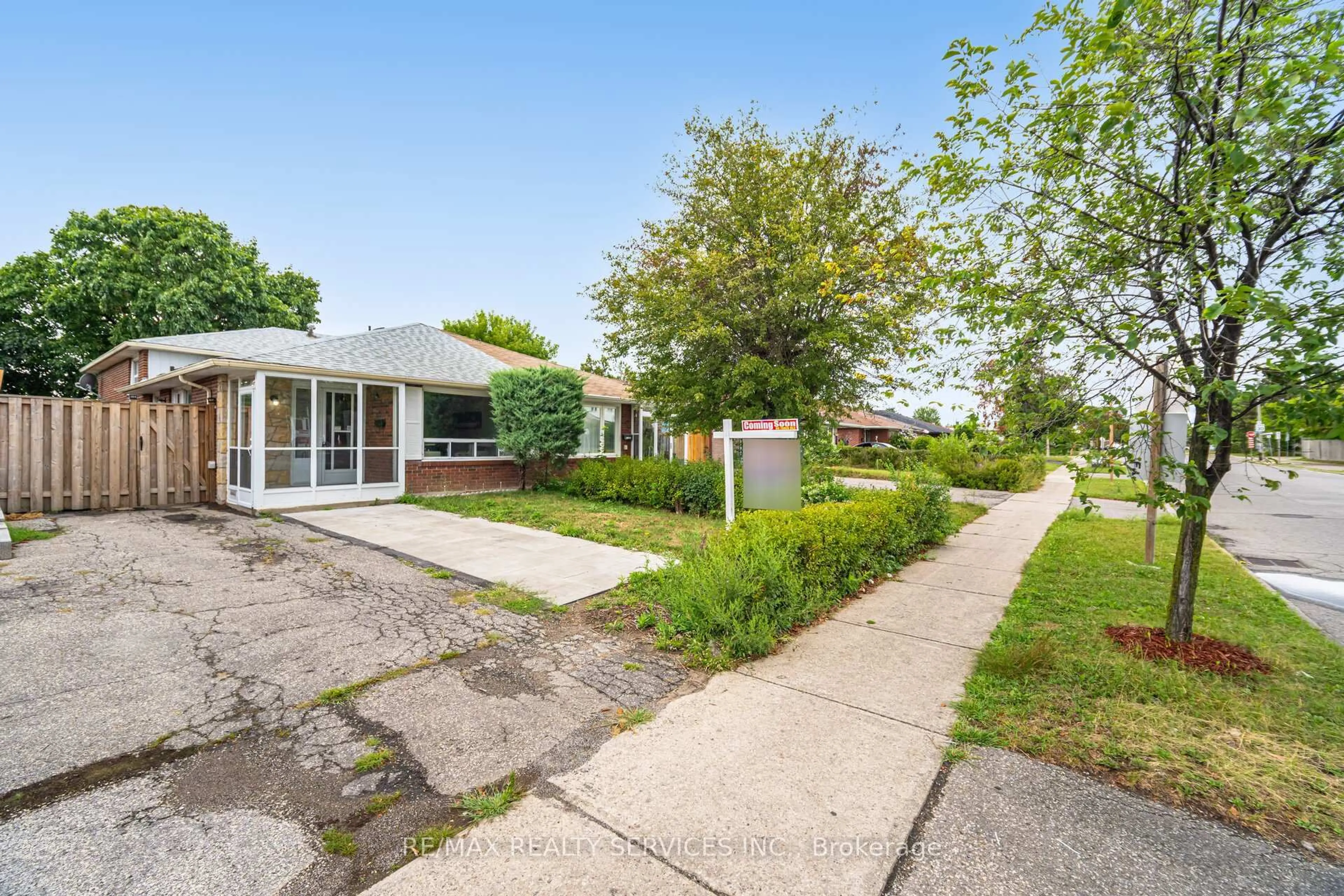 Unknown for 7386 Netherwood Rd, Mississauga Ontario L4T 2N4