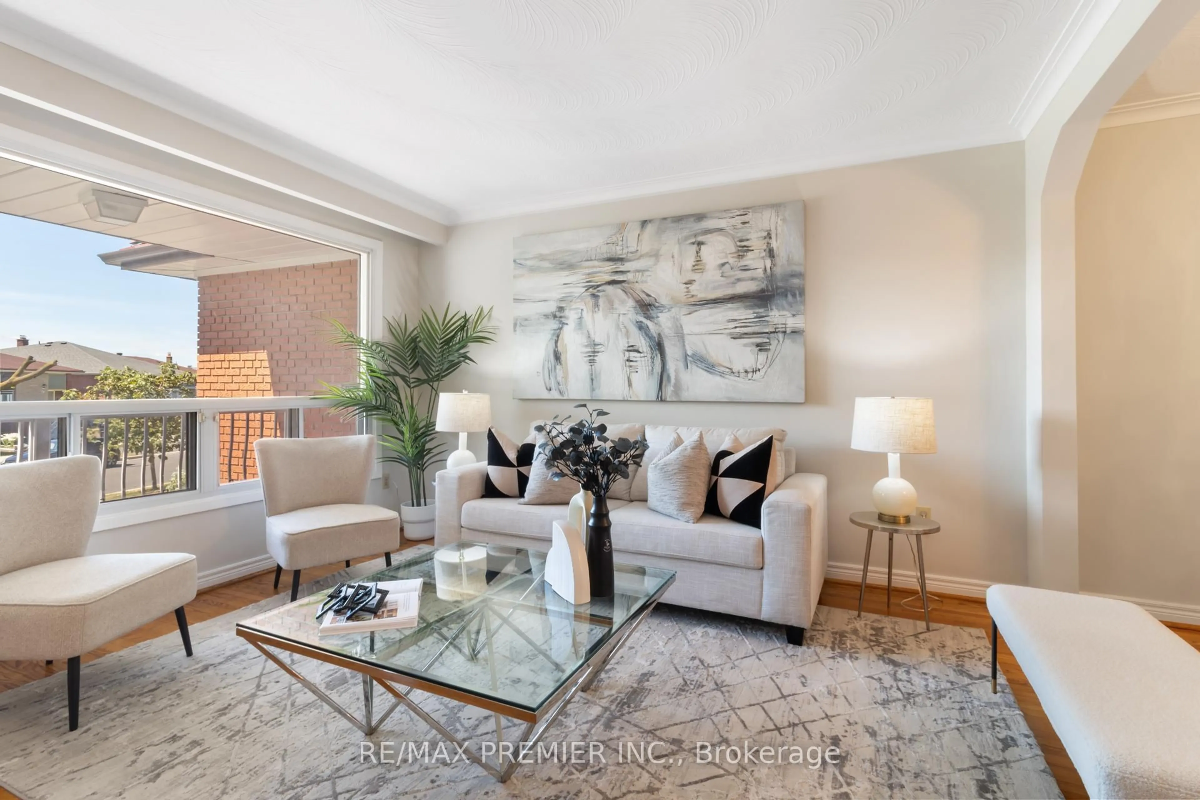 Living room with furniture, unknown for 9 Elana Dr, Toronto Ontario M3N 2C1
